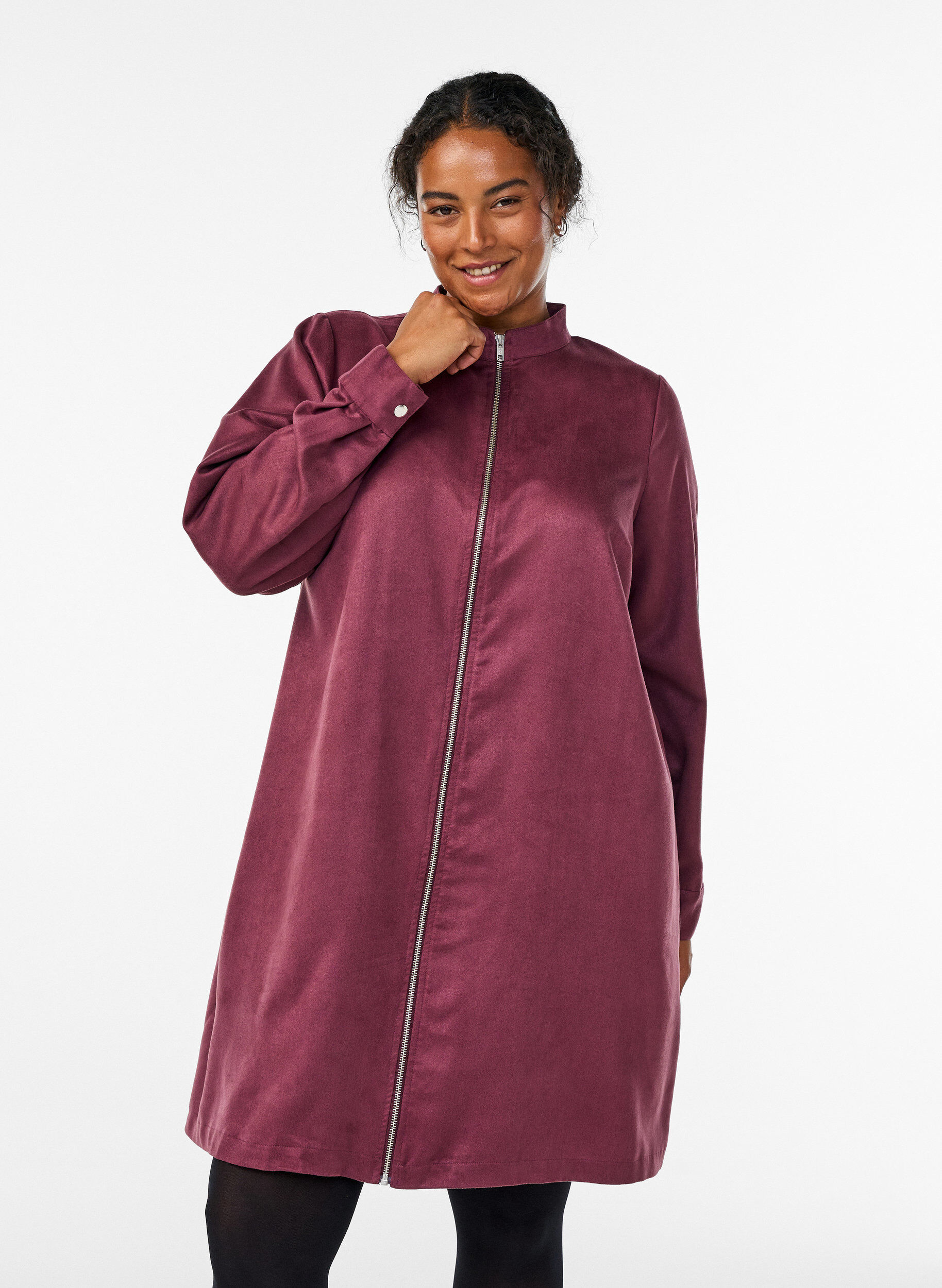 Long shirt in faux suede with zipper, Red, Model