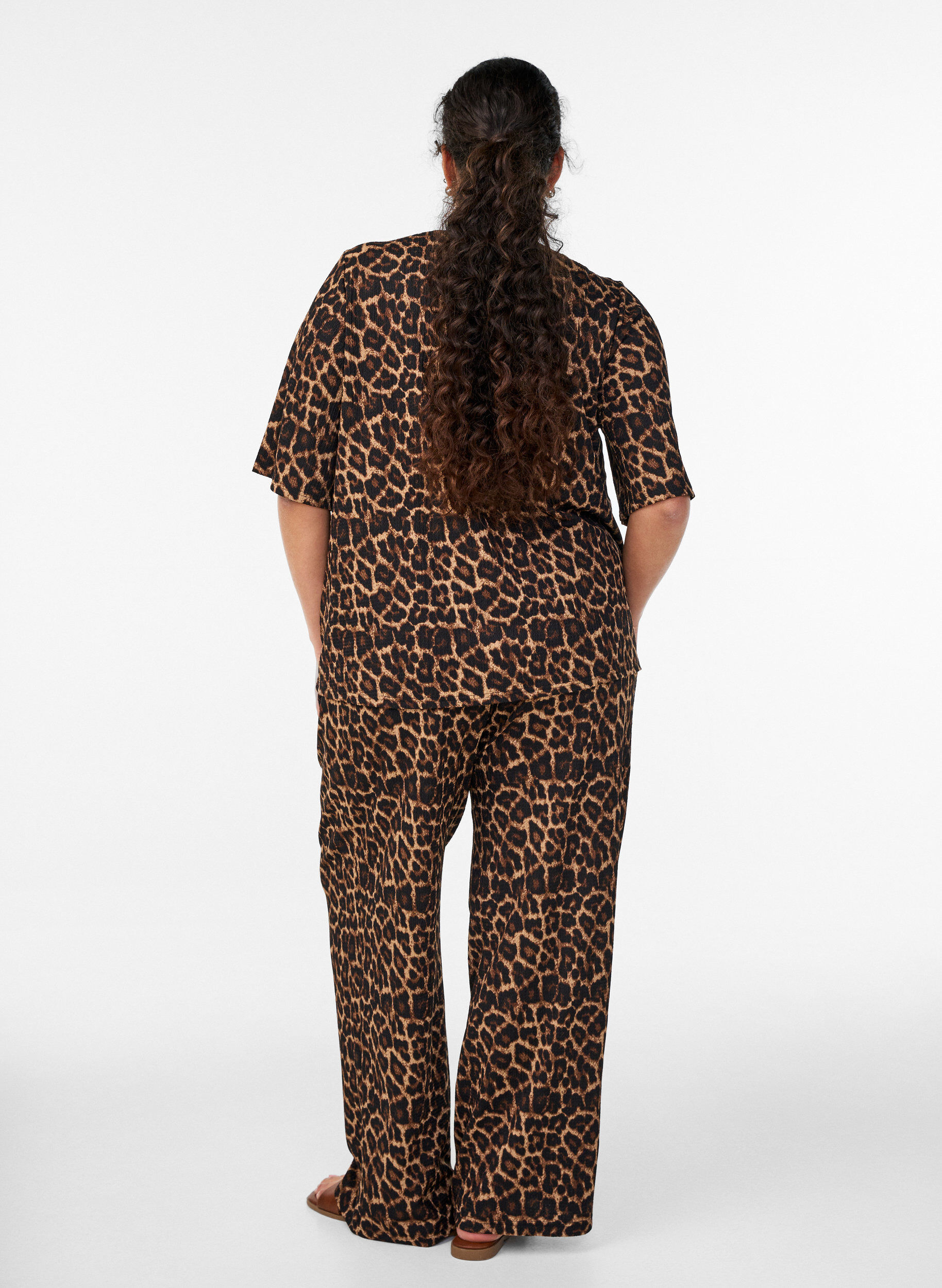 Zizzifashion Wide-leg trousers in a light textured fabric, Black, Model image number 1