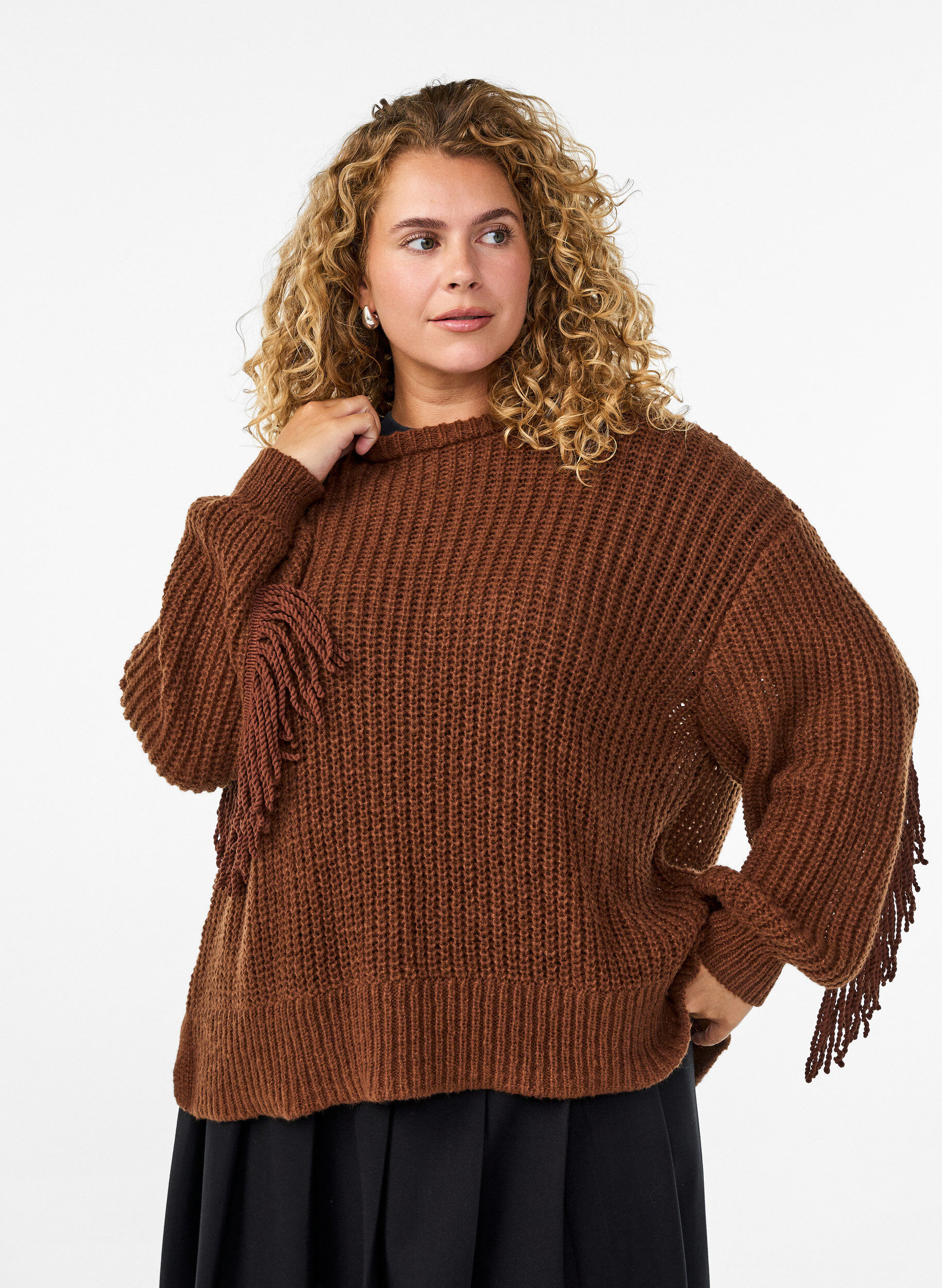 Zizzifashion Knit blouse with fringes on the back, Brown, Model image number 2