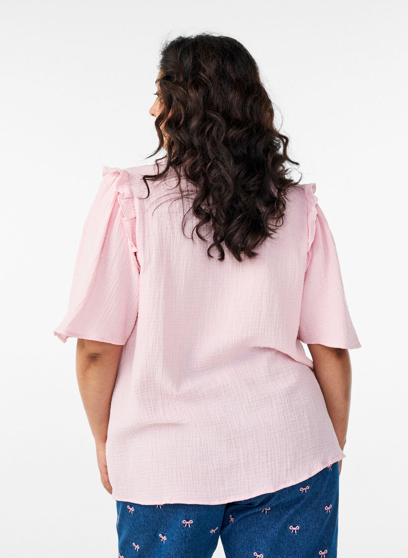 Blouse in cotton muslin with broderie anglaise and 1/2 sleeves, Rose, Model image number 2