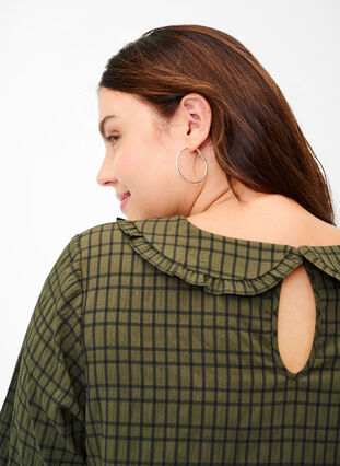 Checked blouse with 3/4 sleeves and ruffled collar, Ivy Green Check, Model image number 2