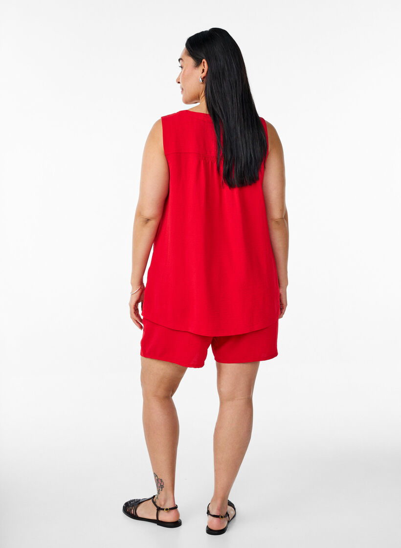 Shorts with pockets and elastic waistband, Red, Model image number 2