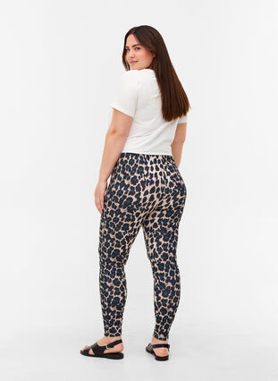 Long leggings with leopard print, Black Leo AOP, Model image number 0