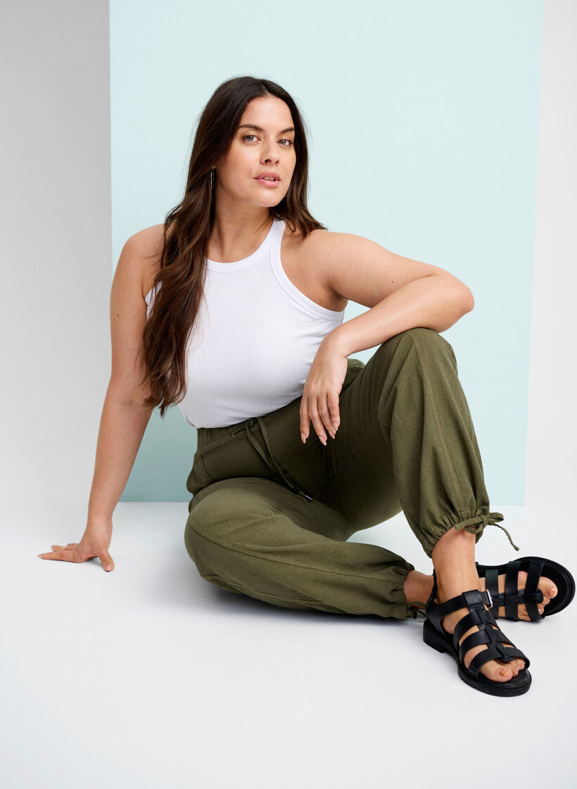 Loose cargo trousers in cotton, Green, Image image number 1