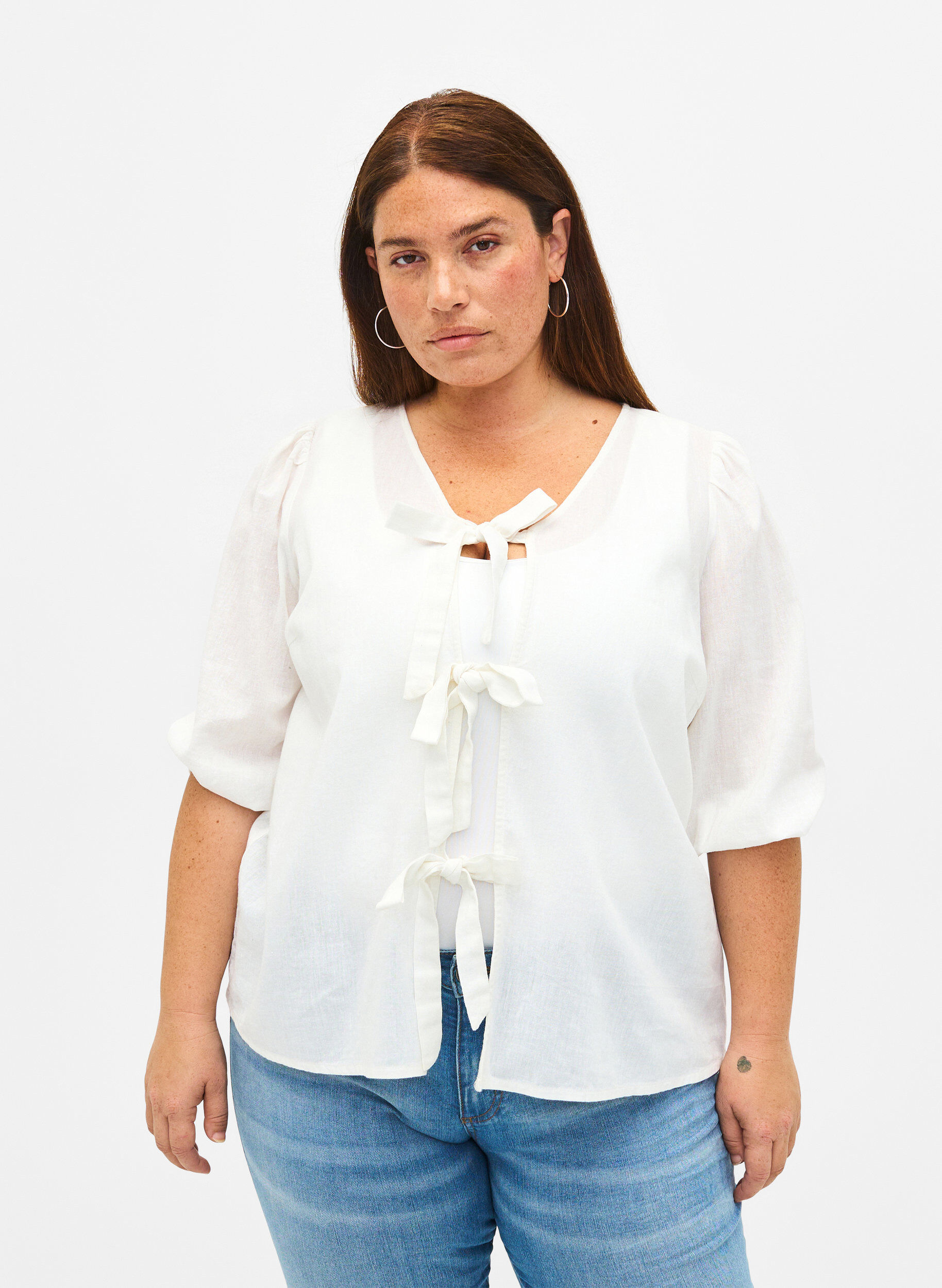 Zizzifashion 3/4 sleeve cotton blouse in a cotton blend with linen, Bright White, Model image number 0