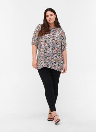 Printed viscose blouse with short sleeves, Powder Puff AOP, Model image number 2