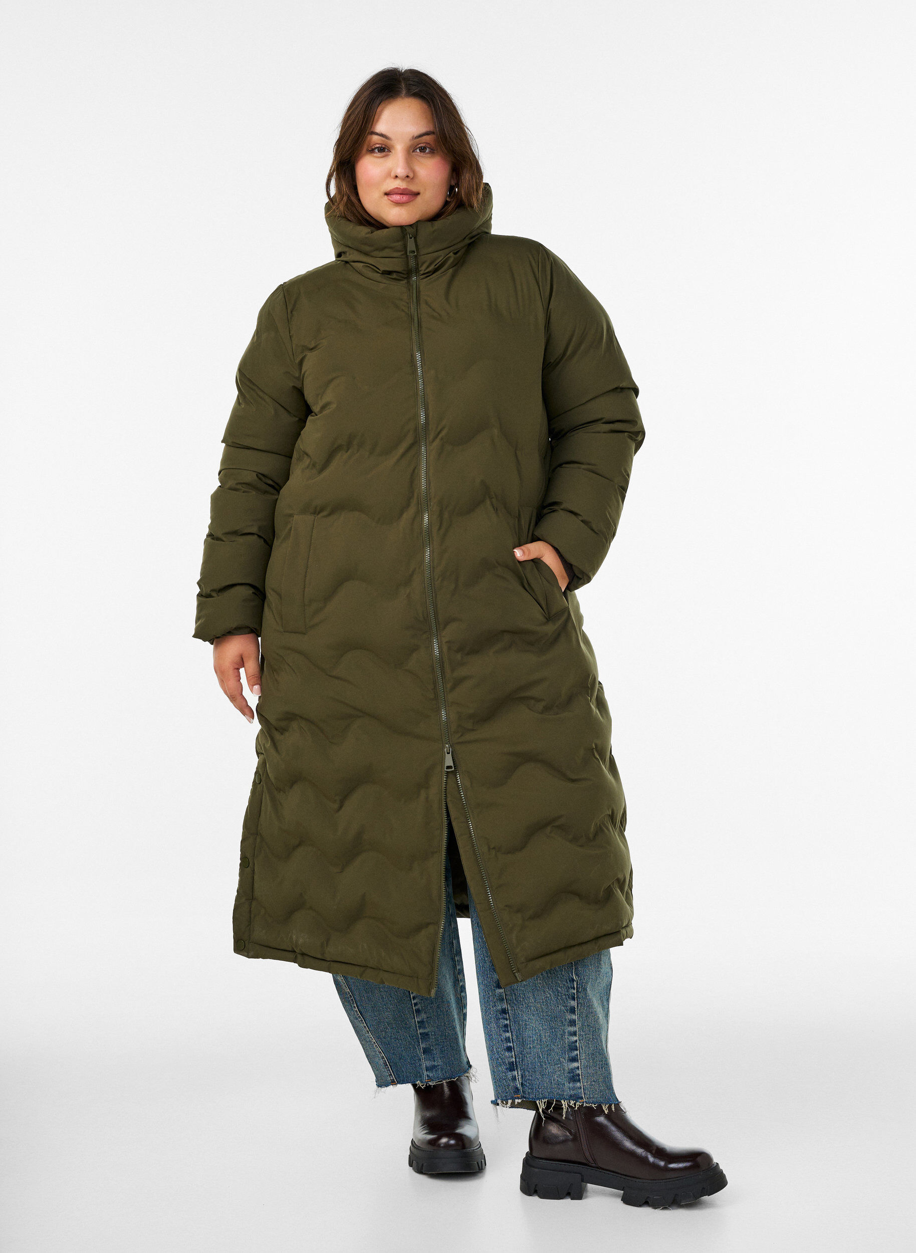 Long hooded puffer jacket with a wave pattern, Green, Model