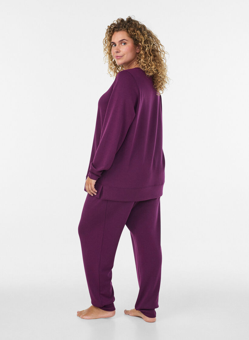 Long-sleeved jersey blouse with a round neck, Purple, Model image number 2