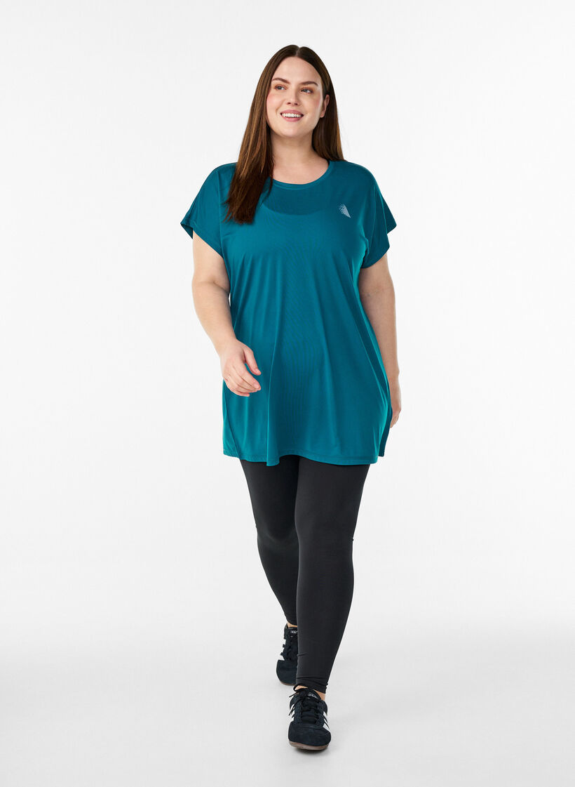 Long training t-shirt, Green, Model image number 1