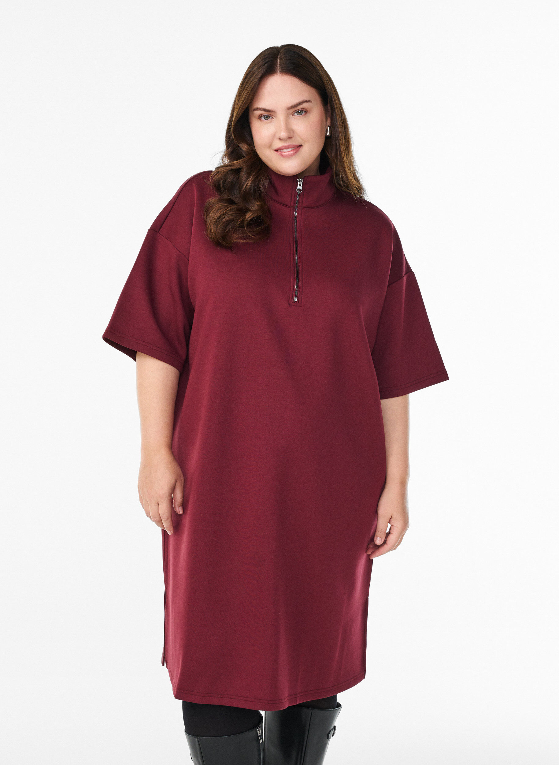 Short sweatshirt dress with high collar and zip, Dark Bordeaux, Model