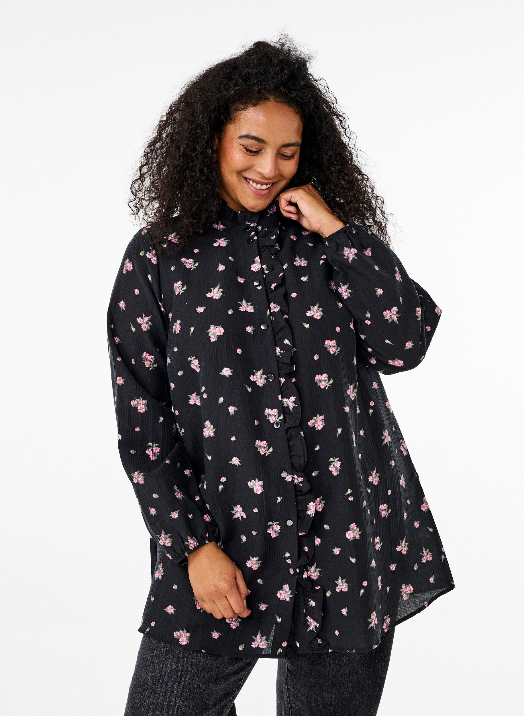 Floral tunic in lyocell, Black, Model