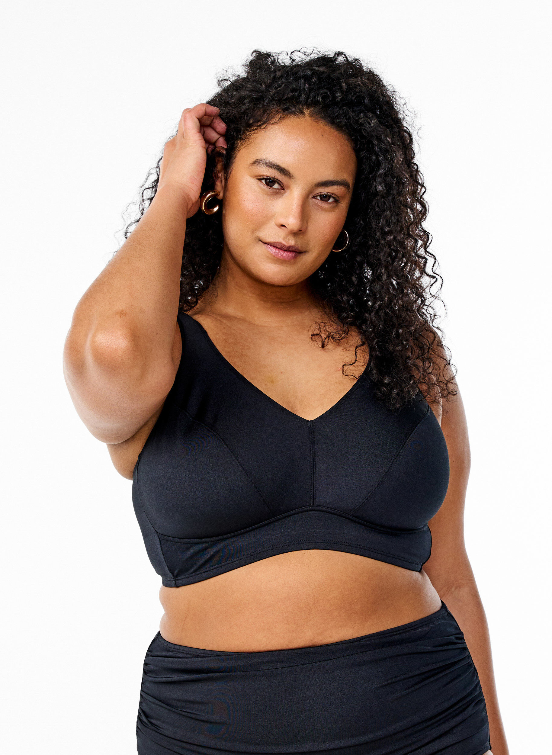 Bikini top with full coverage, Black, Model