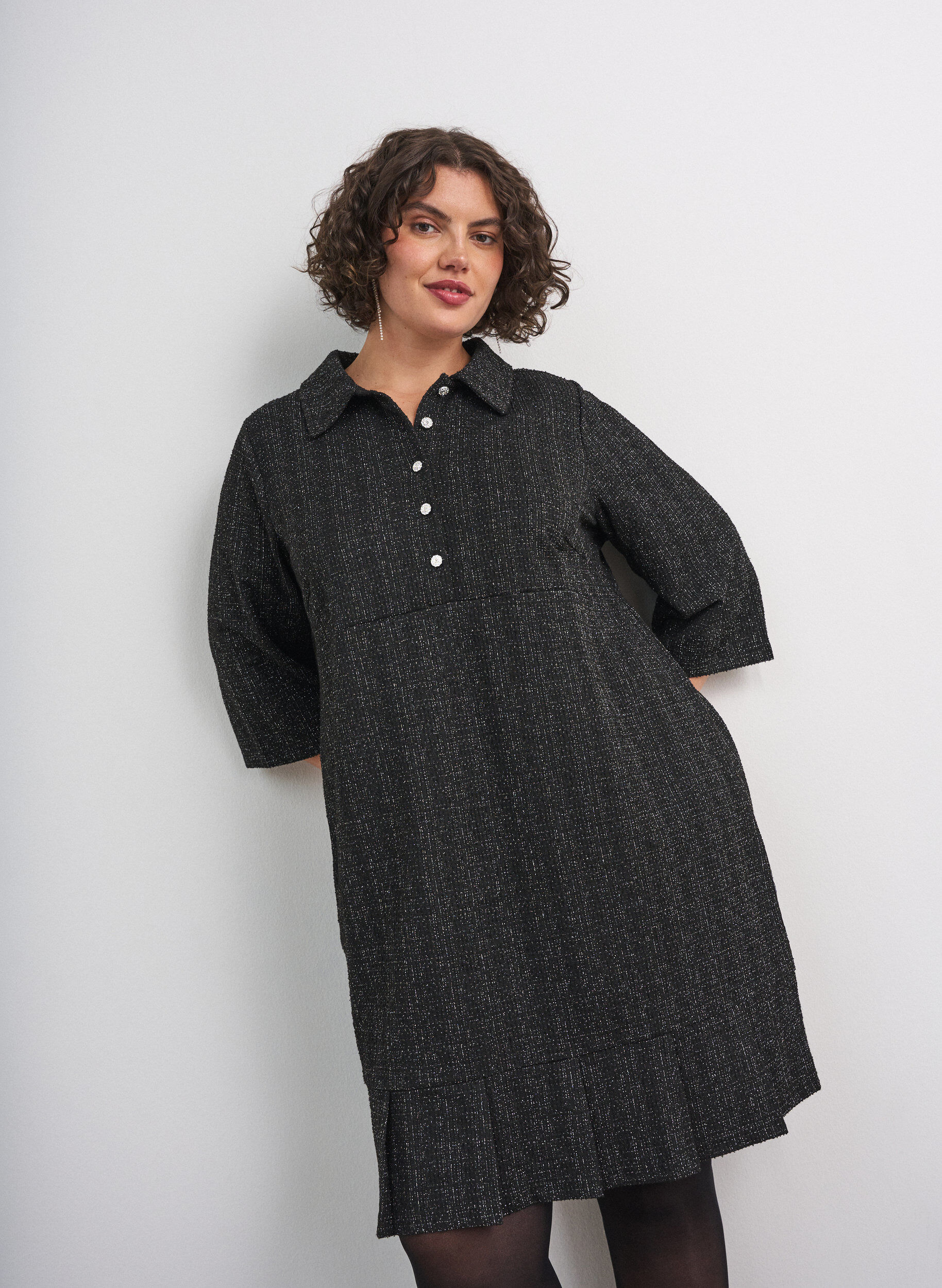 ZizzifashionShort boucl&eacute; dress with decorative buttons, Black, Model image number 0