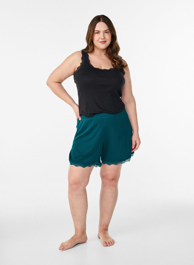 Loose night shorts with ribbed texture and lace trim, Green, Model image number 1