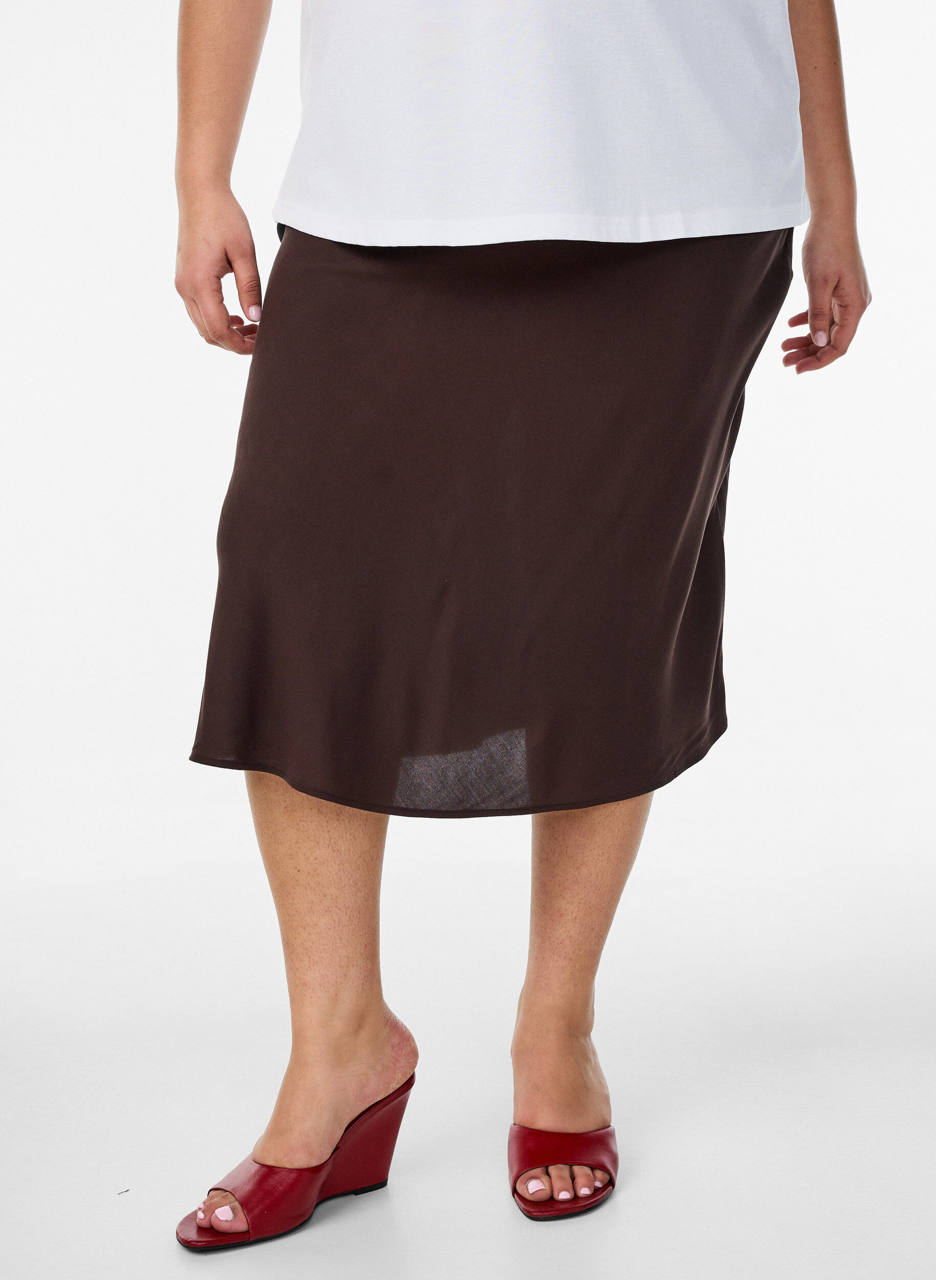 Zizzifashion Viscose skirt with an elasticated waist, Brown, Model image number 2