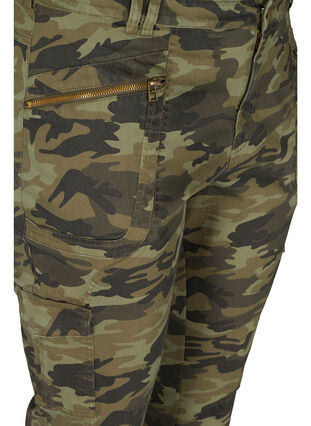 Cropped camouflage jeans, Ivy Green/Camo, Packshot image number 2