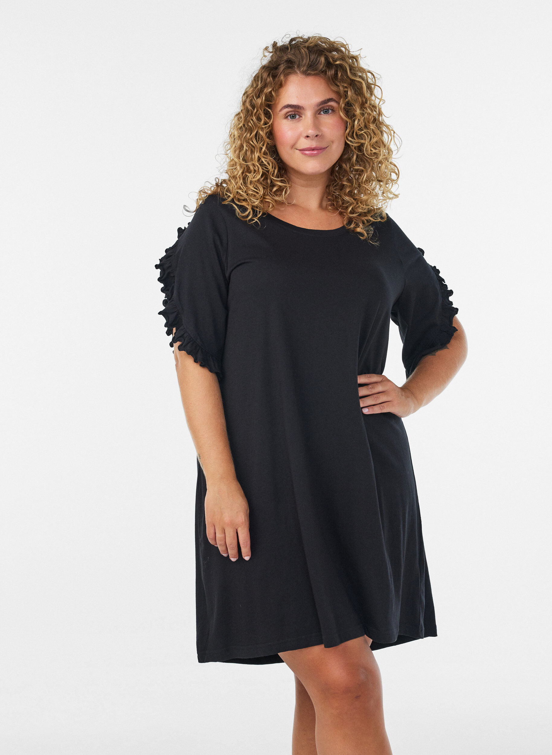 ZizzifashionNightgown in organic cotton with ruffle sleeves, Black, Model image number 0