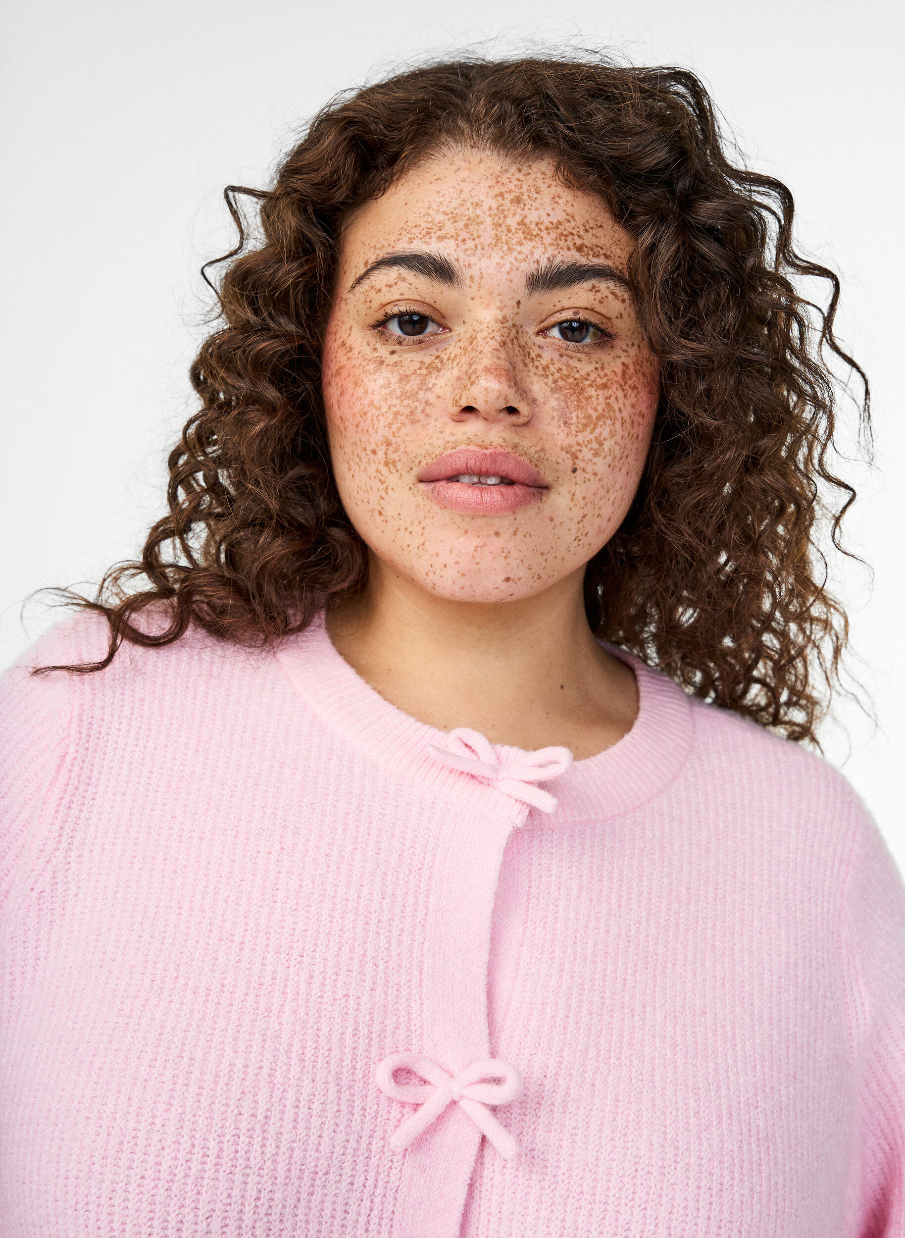 Zizzifashion Short-sleeved knit cardigan with bows, Pink, Model image number 3