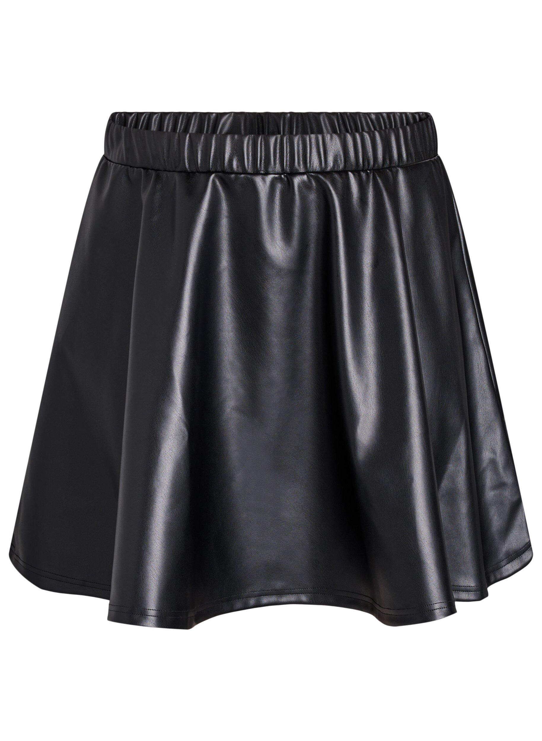 Short skater skirt in faux leather