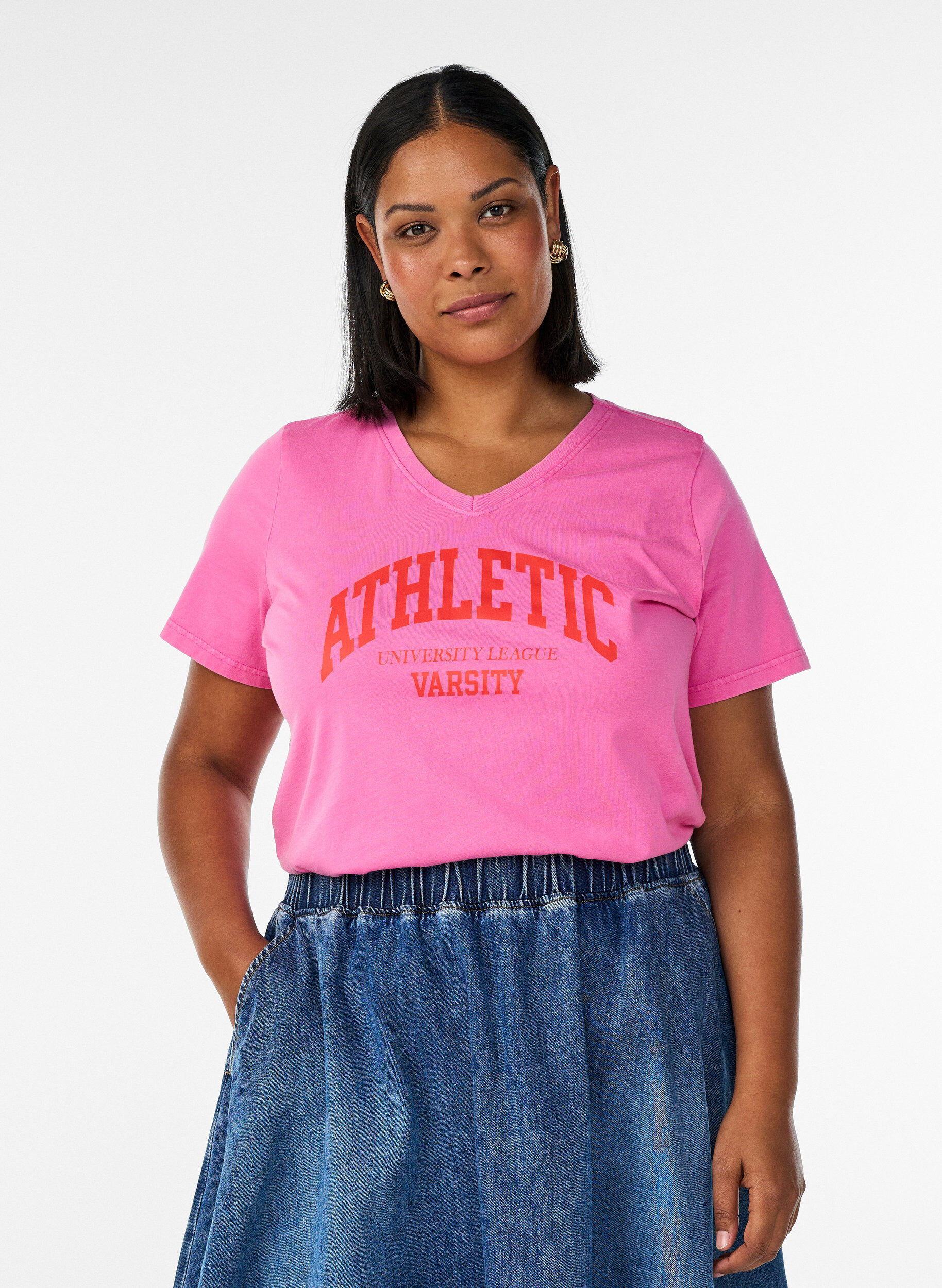 Zizzifashion Organic cotton T-shirt with a varsity print and V-neck, Rose, Model image number 0