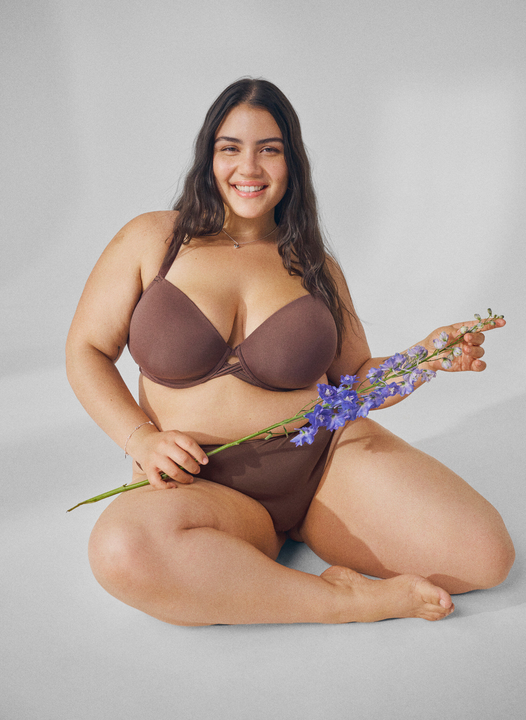 Zizzifashion Moulded bra with cross detail, Brown, Image image number 0