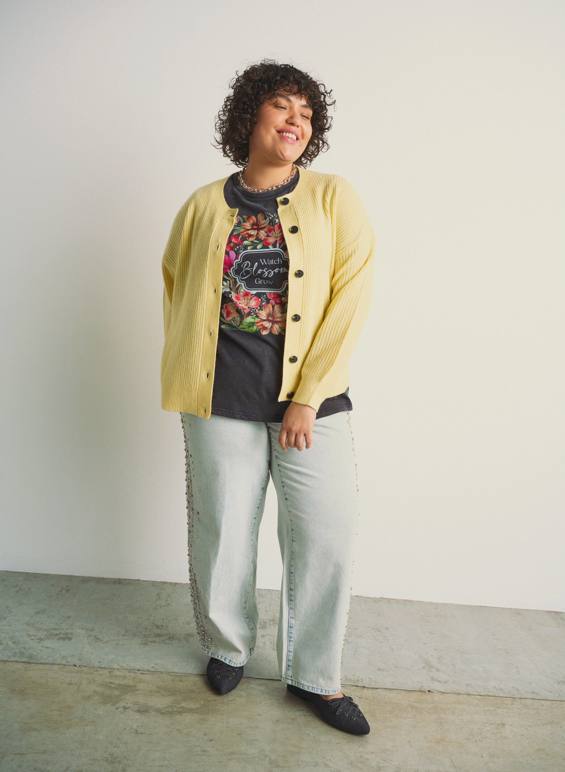 Ribbed cardigan with buttons