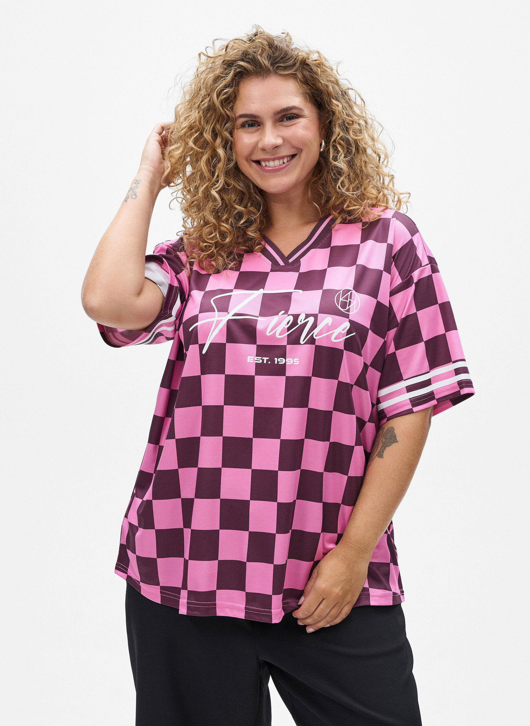 Sporty T-shirt with checks and text print, Red, Model