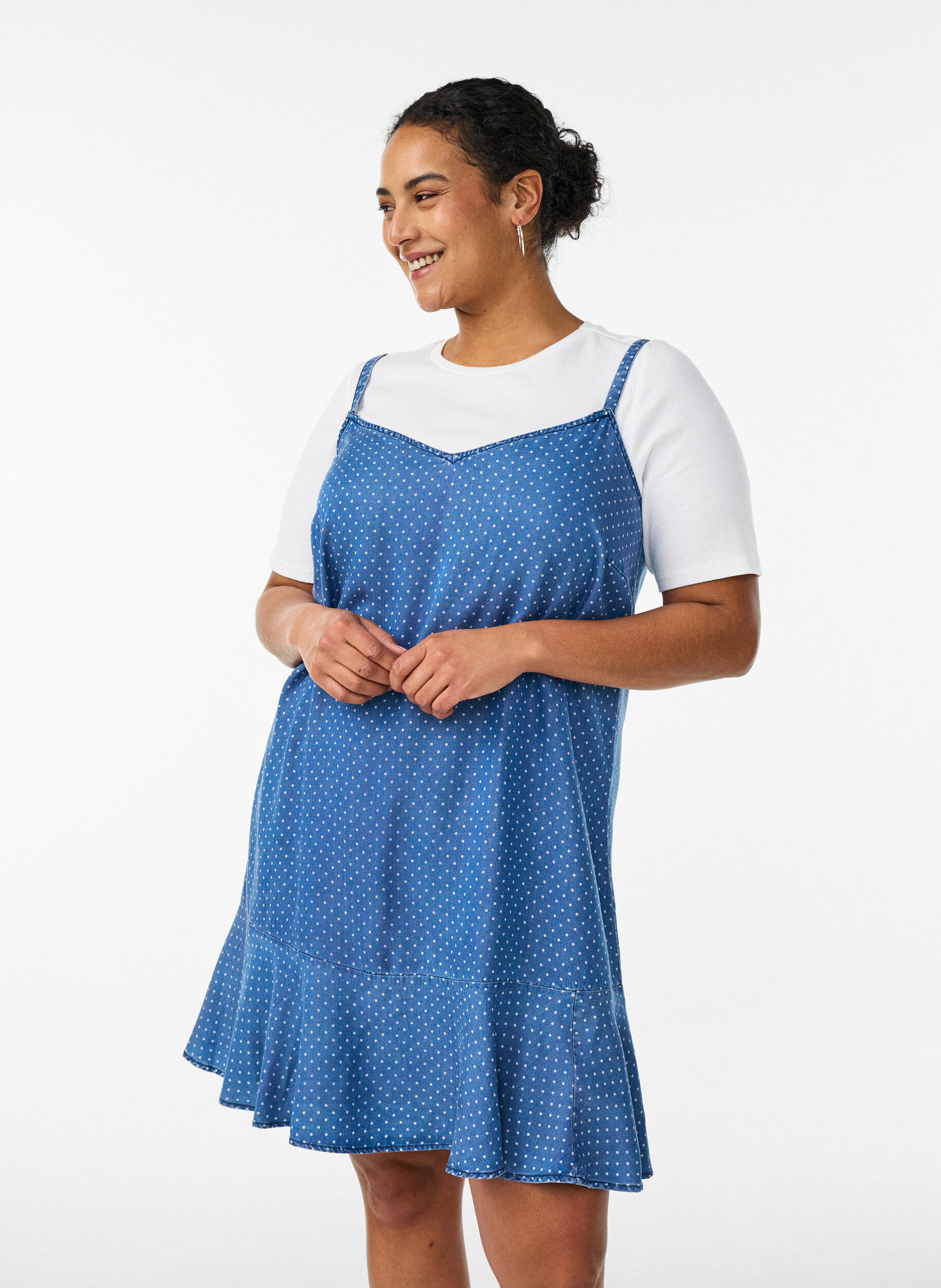 Knee-length strap dress in TENCEL&trade; Lyocell with a denim look, Light Blue, Model
