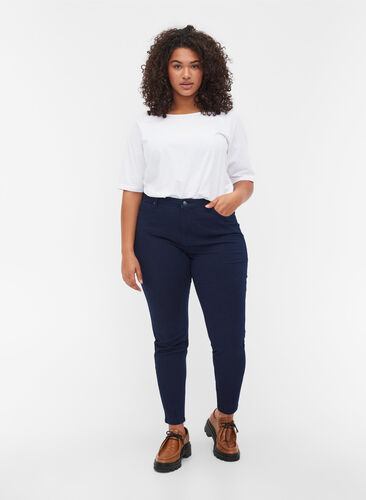 High rise Amy jeans with 4-way stretch, Dark blue, Model image number 0