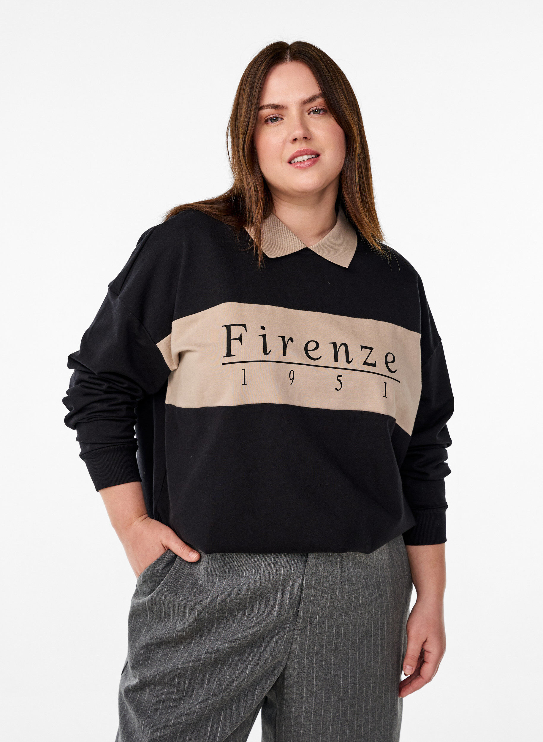 Organic cotton sweatshirt with collar and contrast print, Black, Model