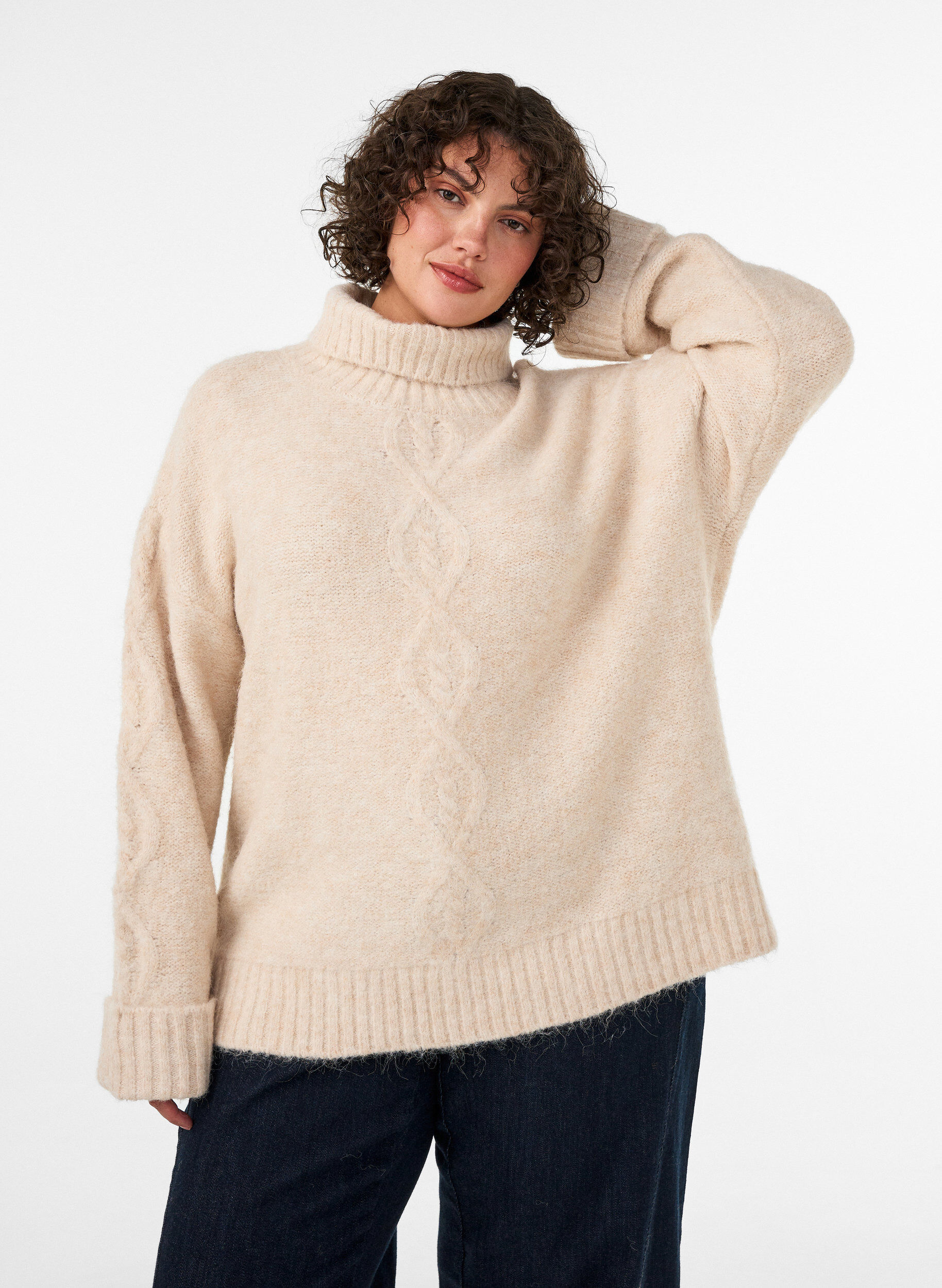 Jumper with turtleneck and cable knit, Vanilla, Model