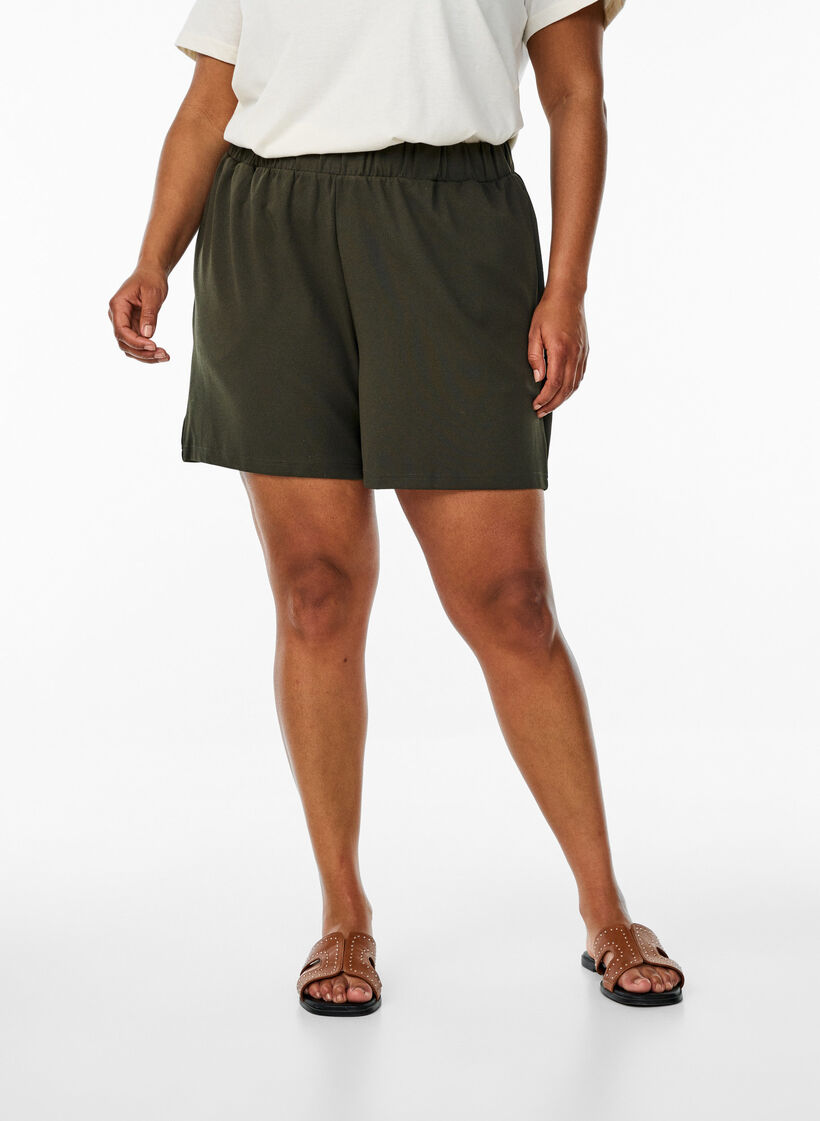 Loose shorts with pockets, Green, Model image number 2
