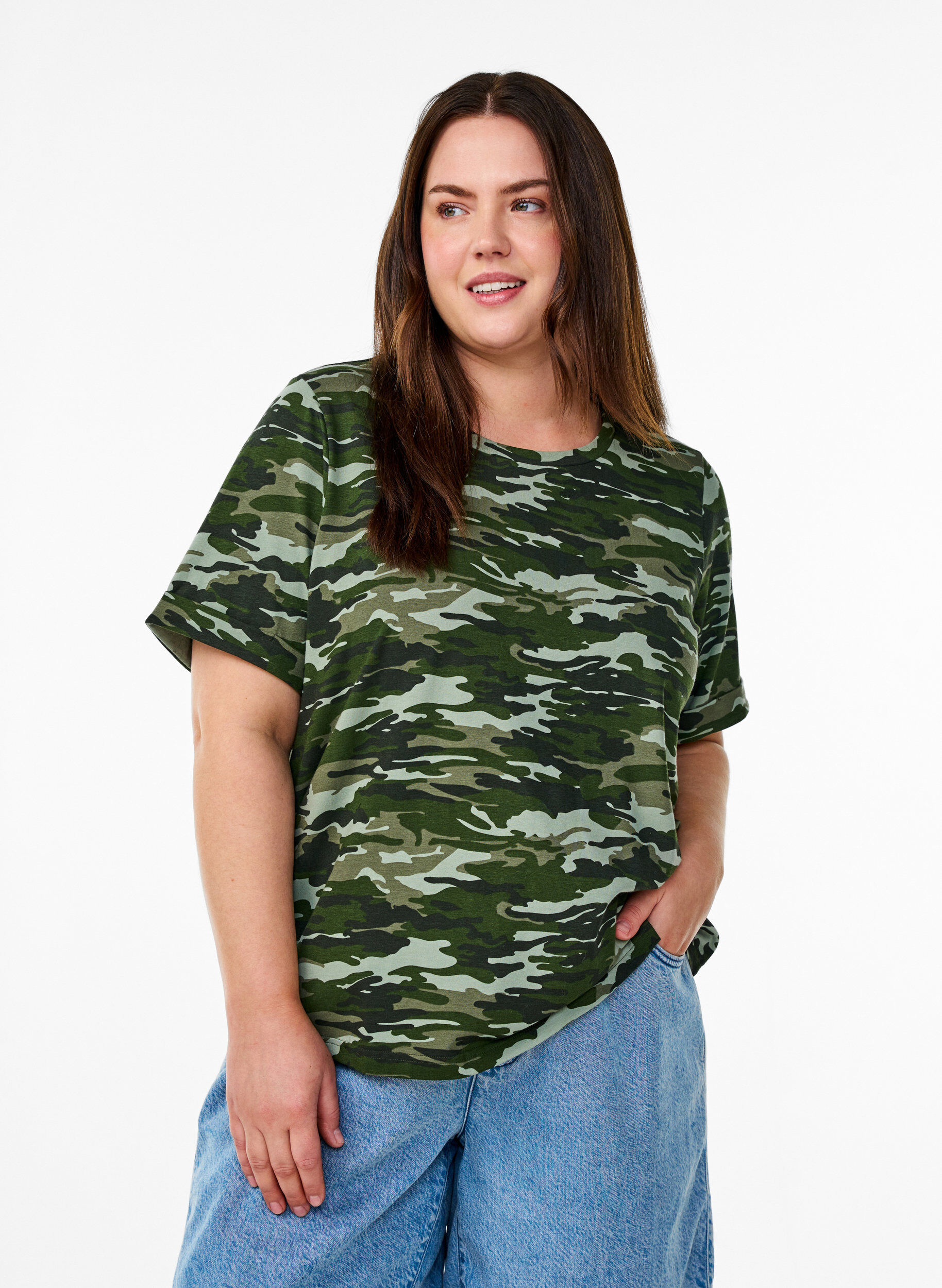 T-shirt with round neck and all-over print, Green, Model