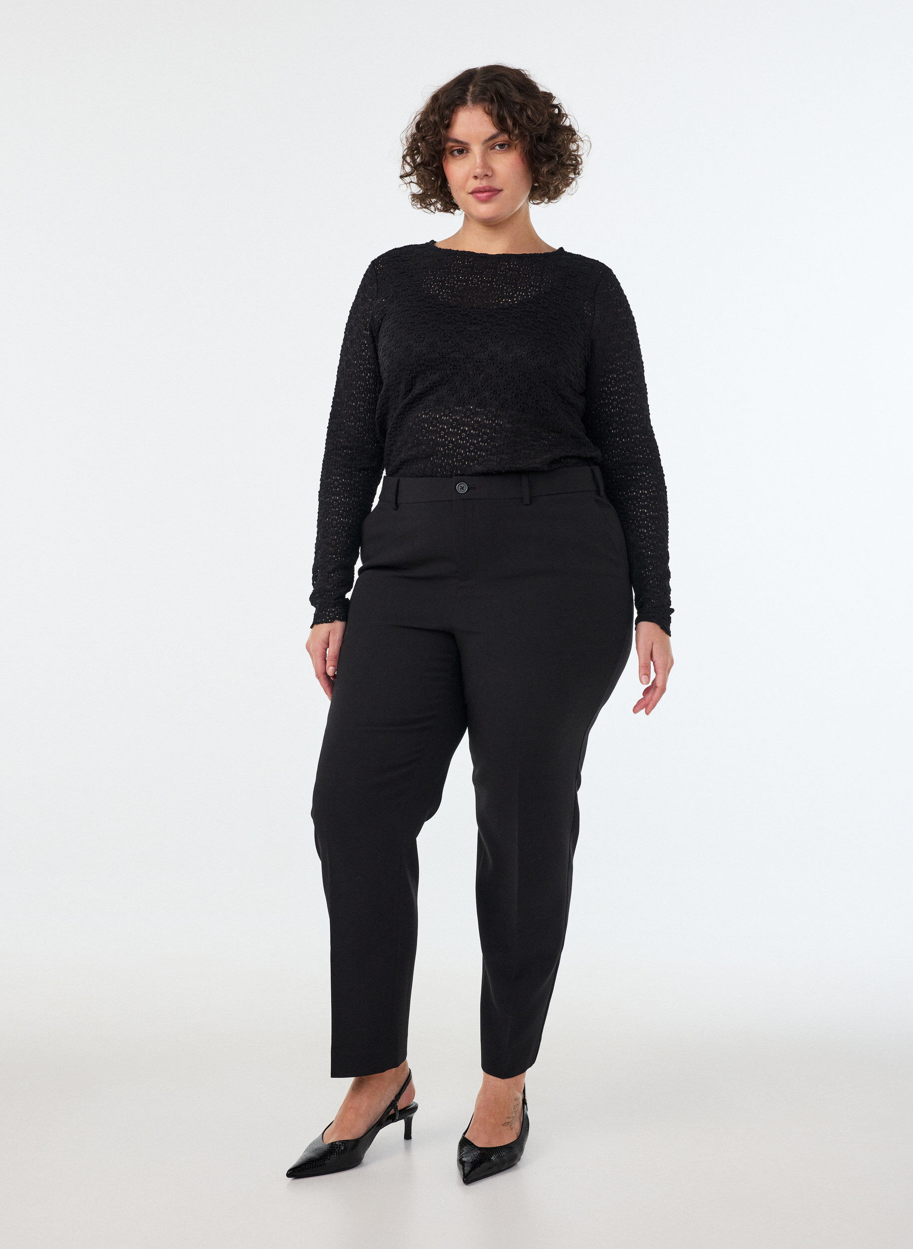 Tailored trousers with a high waist and pressed creases, Black, Model