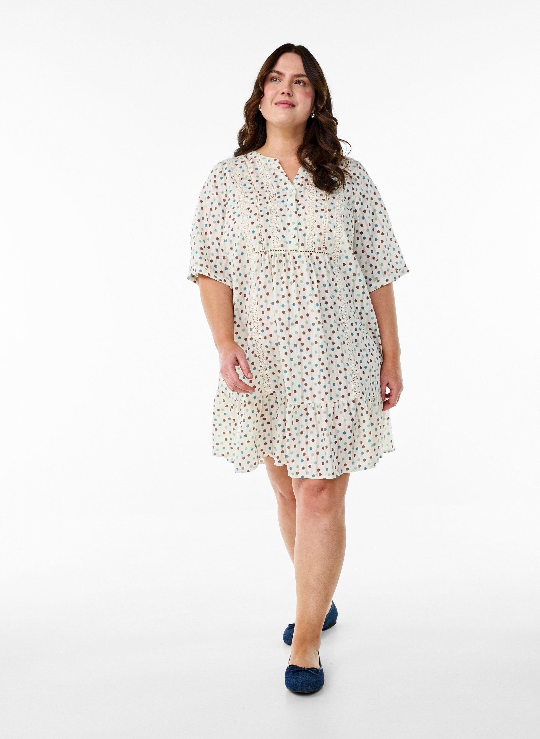 Zizzifashion Short viscose dress with lace trim and an A-line cut, White, Model image number 1