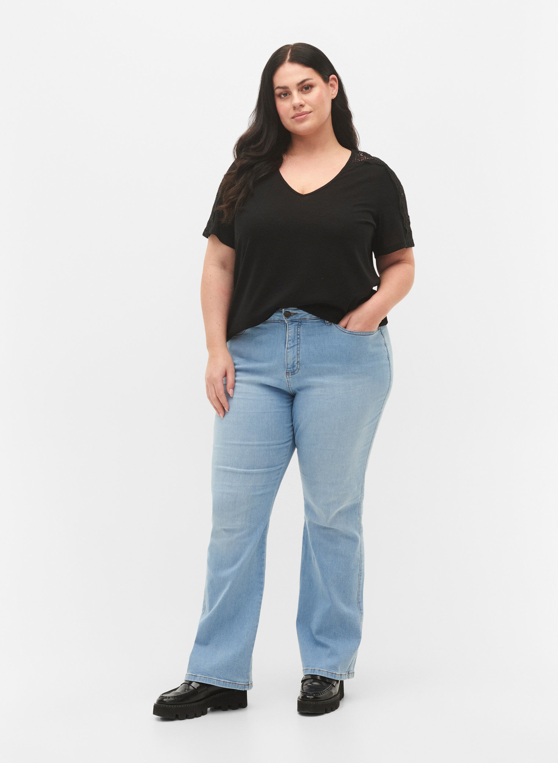 Zizzifashion Short-sleeved blouse with lace and v-neck, Black, Model image number 2