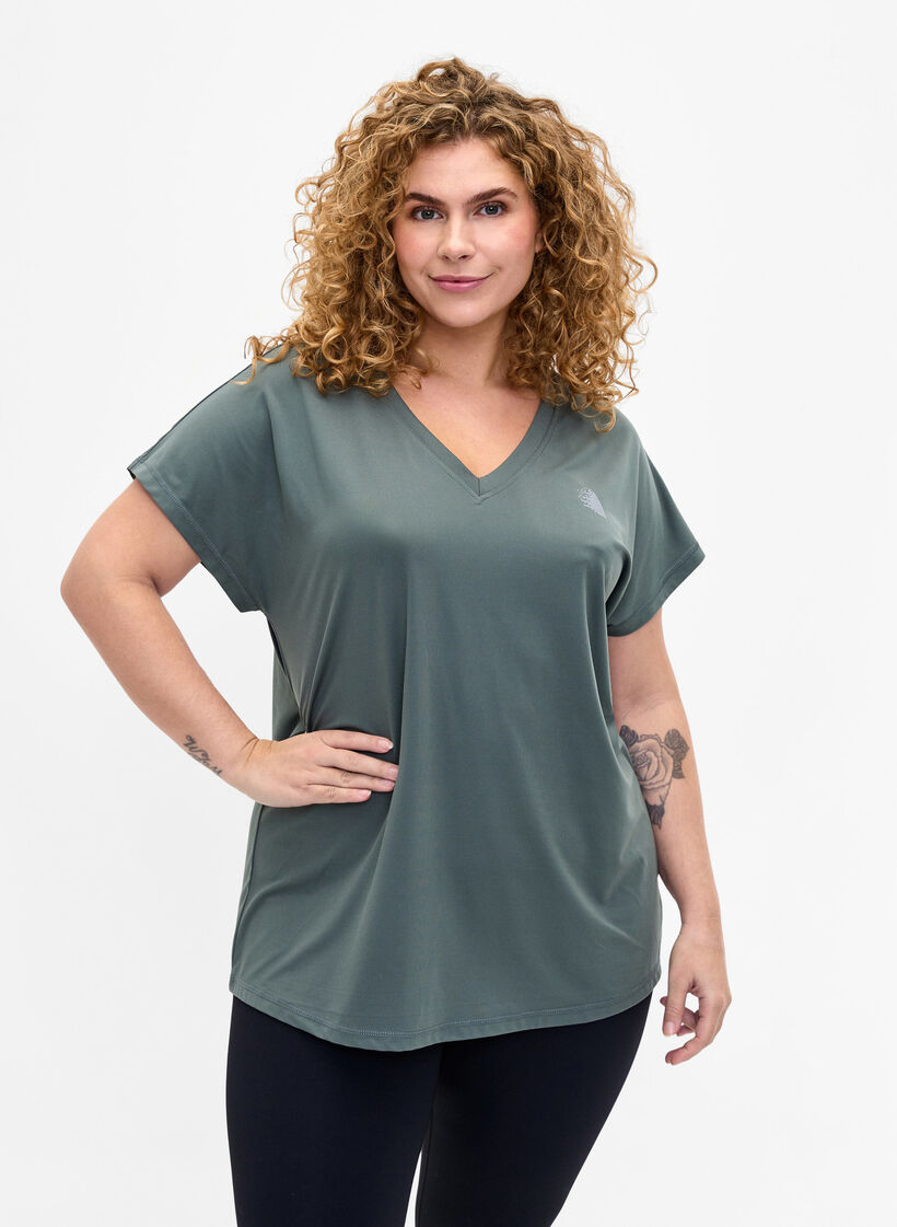 Loose training t-shirt with v-neck, Balsam Green, Model image number 0