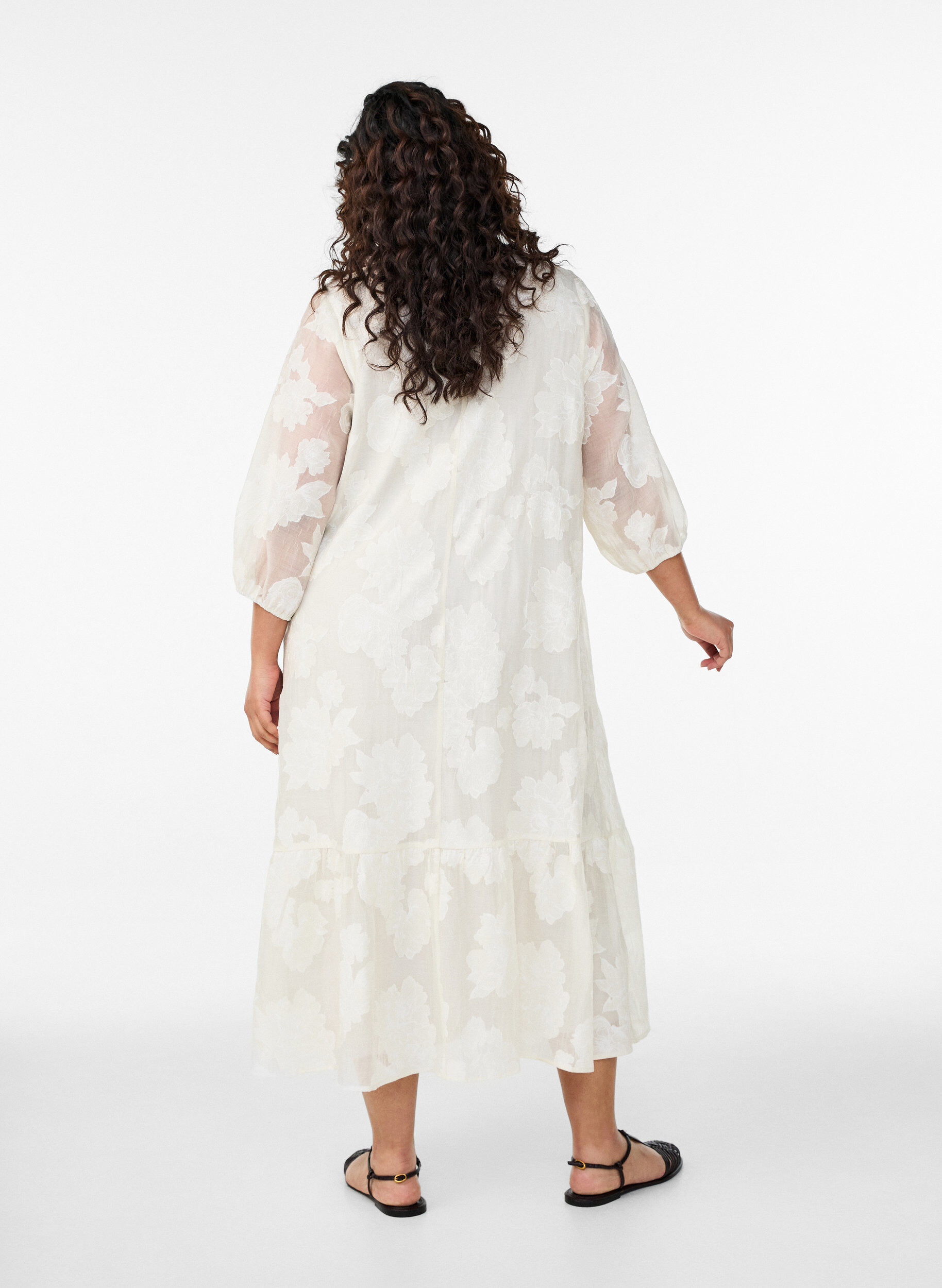 Zizzifashion Midi dress with a floral print and sheer 3/4 sleeves, Beige, Model image number 1