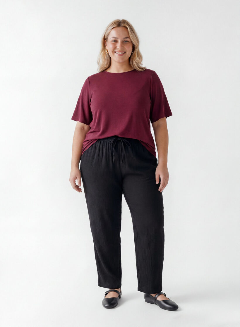 Short-sleeved woven blouse with round neck, Red, Model image number 1