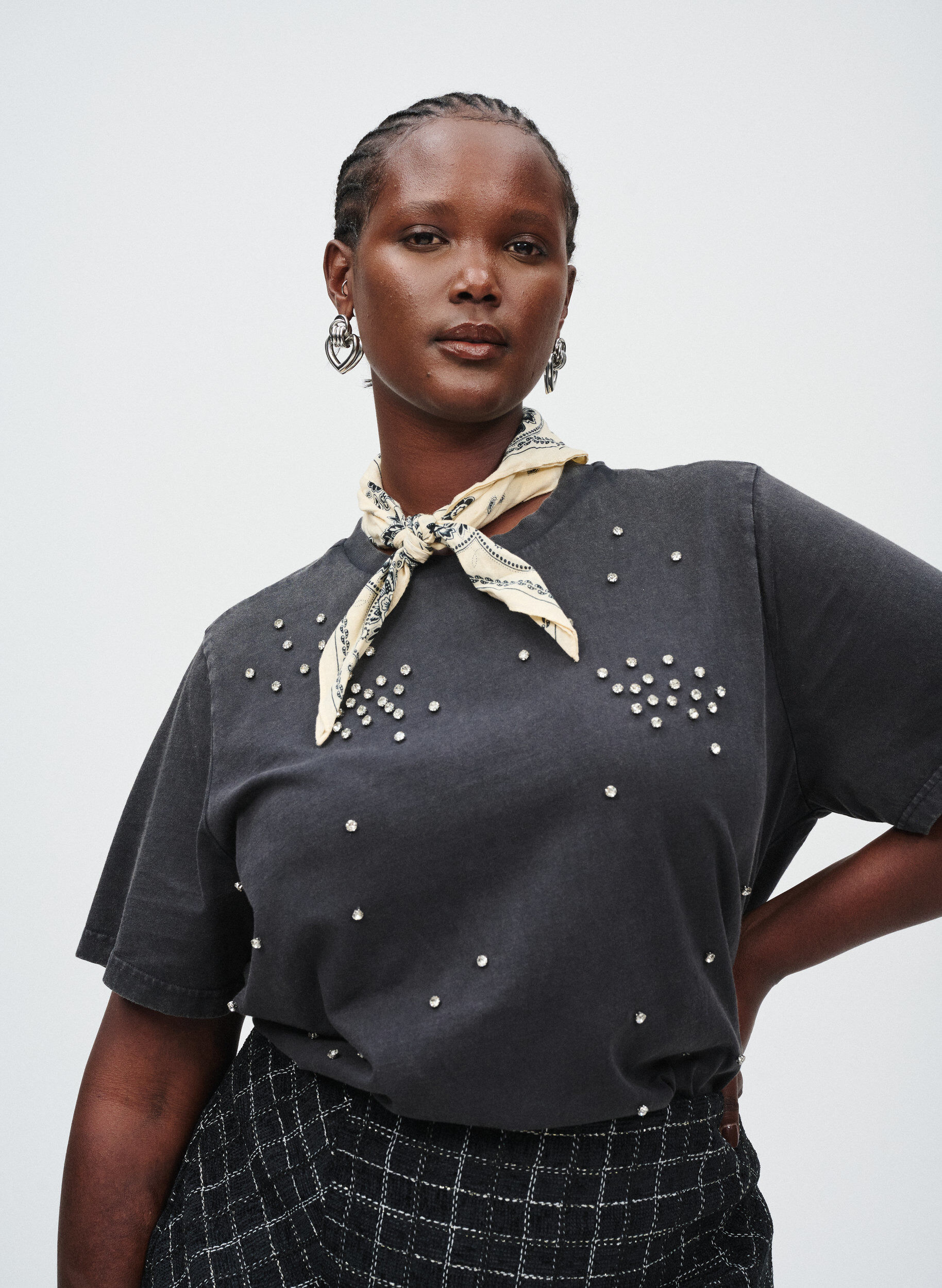 Zizzifashion T-shirt with rhinestones and a washed look, Grey, Image image number 0