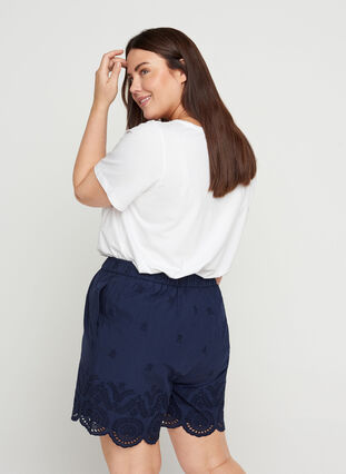 Cotton shorts with pockets and broderie anglaise, Navy Blazer, Model image number 1