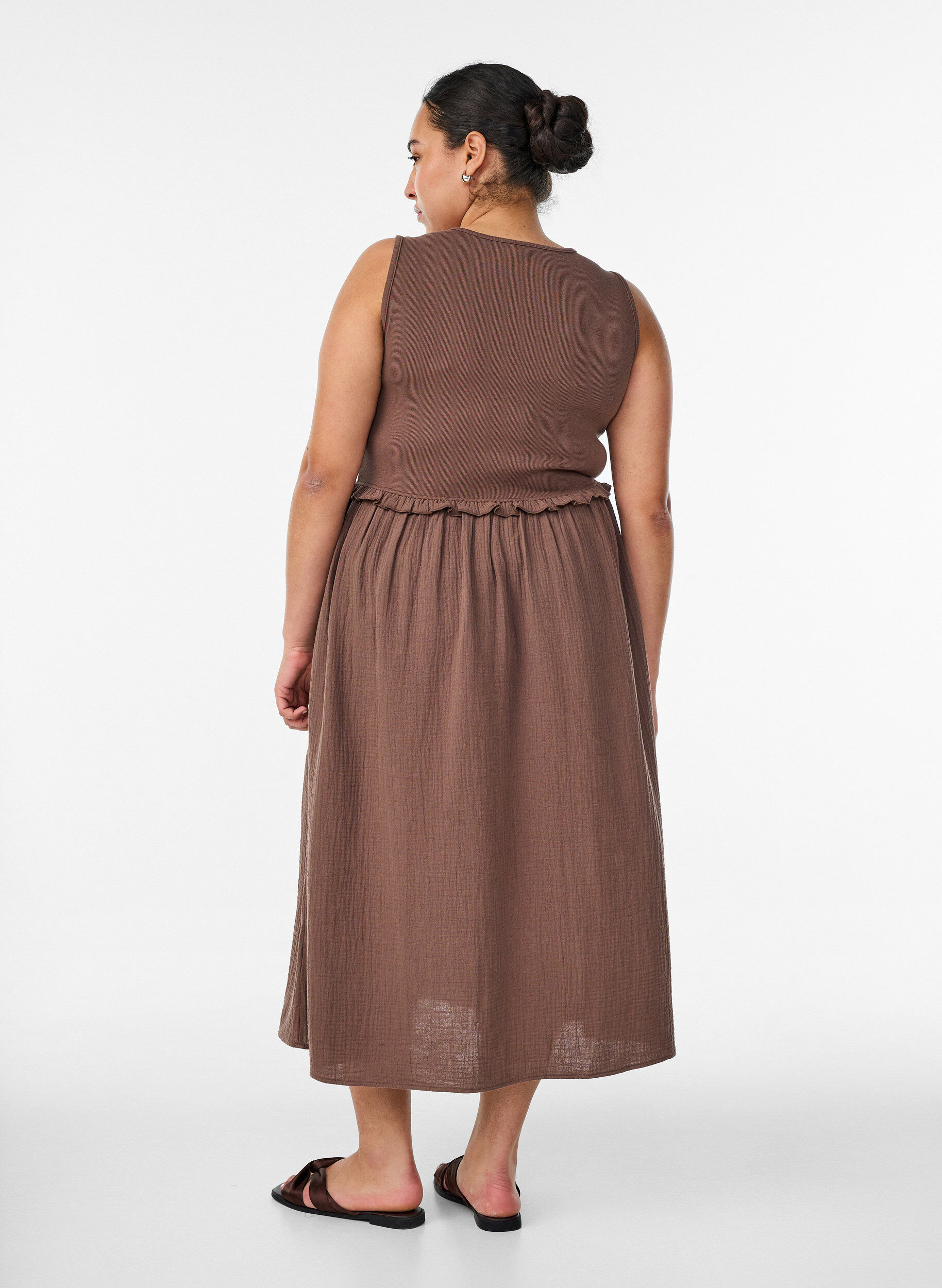 Zizzifashion Sleeveless cotton midi dress with rib and muslin, Brown, Model image number 1
