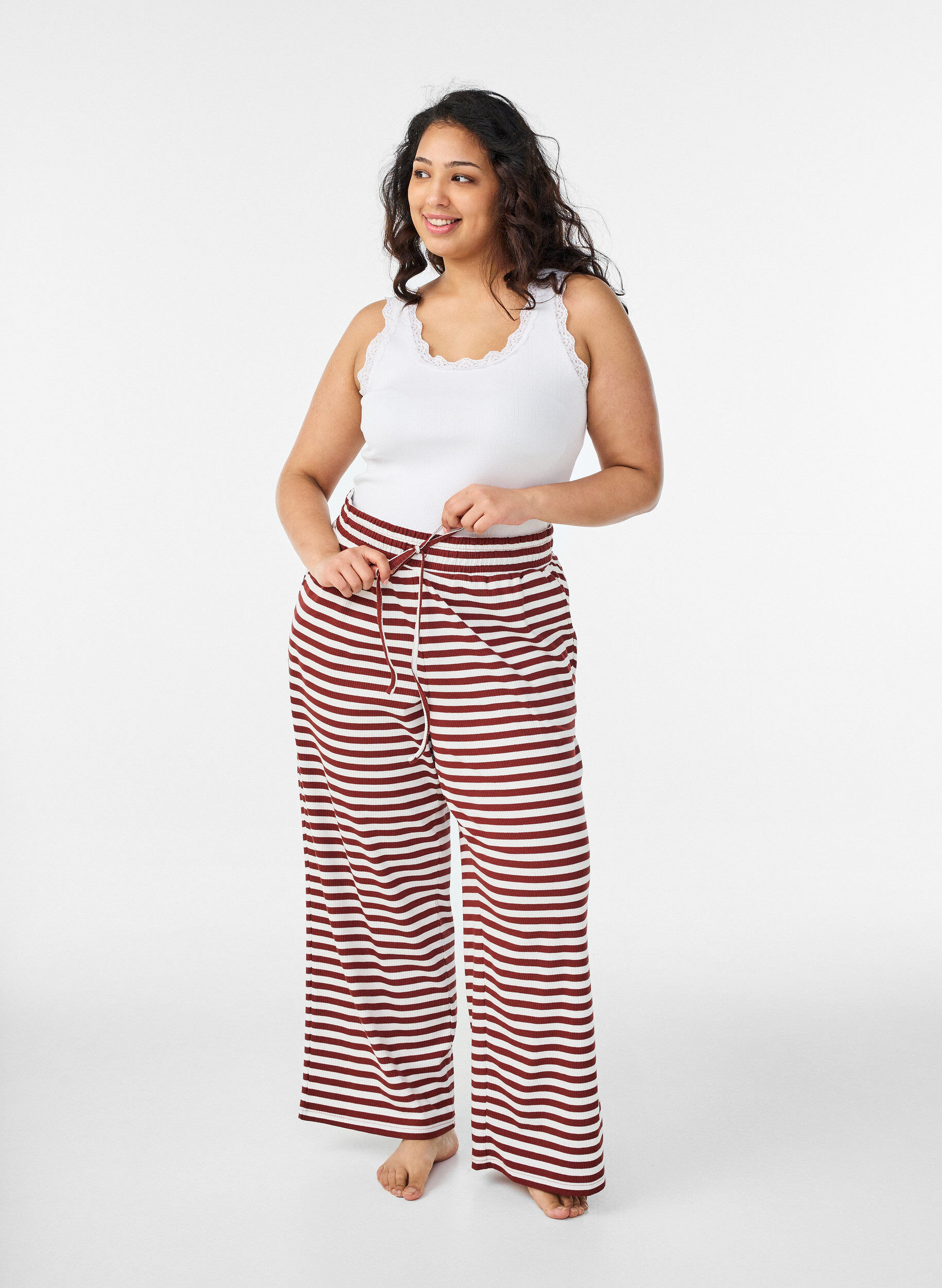 Zizzifashion Striped pyjama bottoms with a high waist and wide legs, Red, Model image number 0