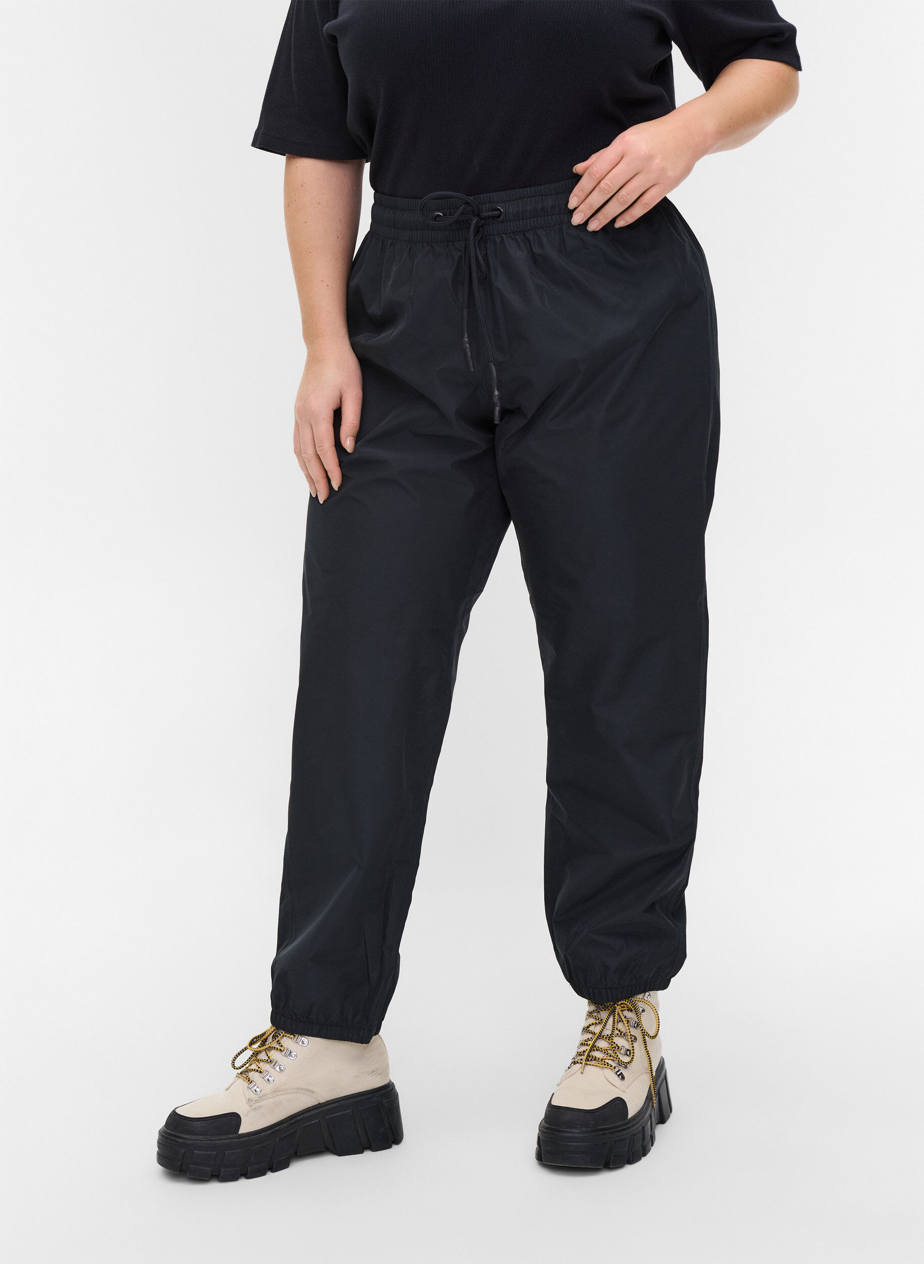 Zizzifashion Rain trousers with elastic and drawstrings, Black, Model image number 2