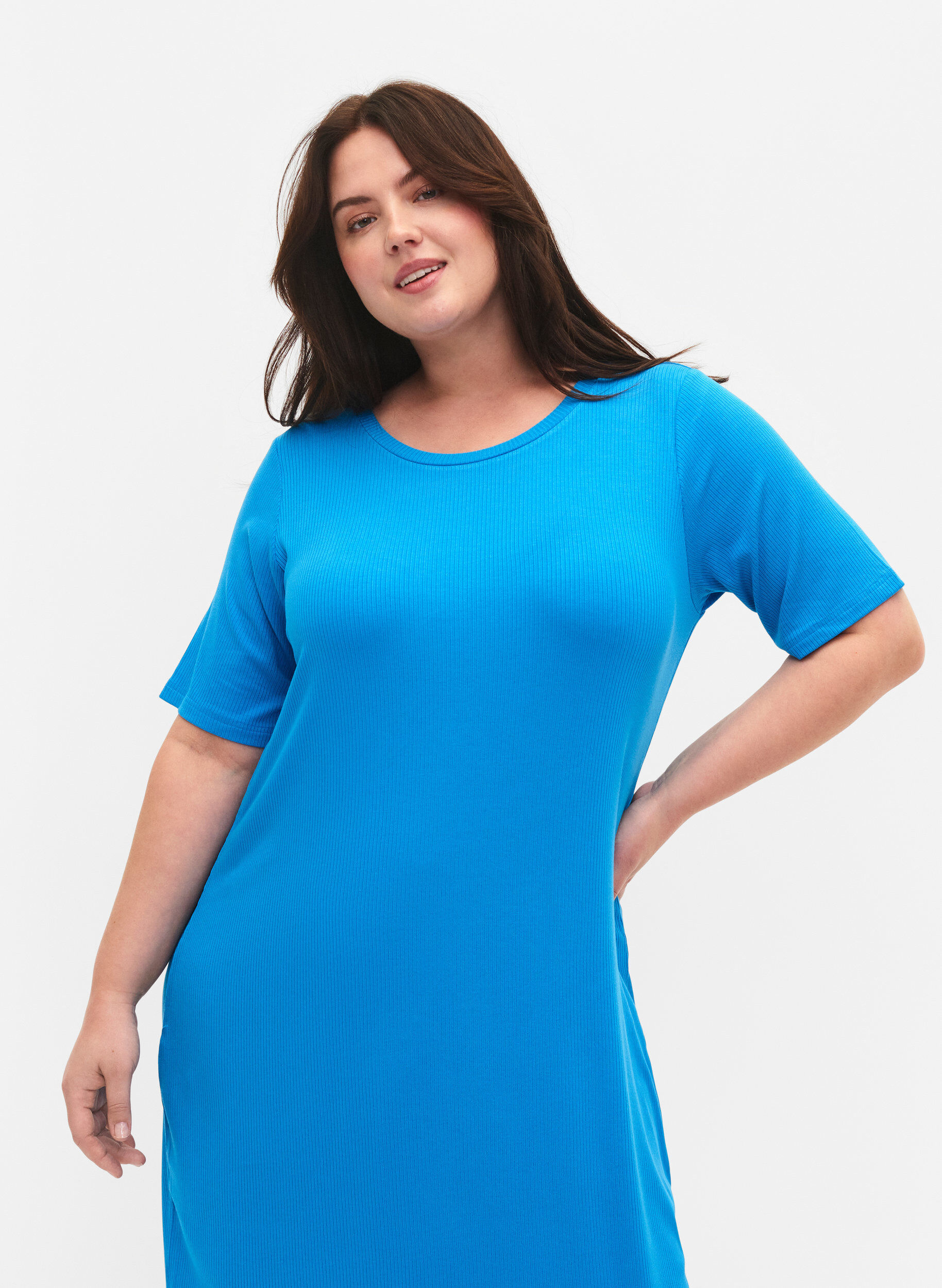 Zizzifashion Viscose rib midi dress with short sleeves, Ibiza Blue, Model image number 2