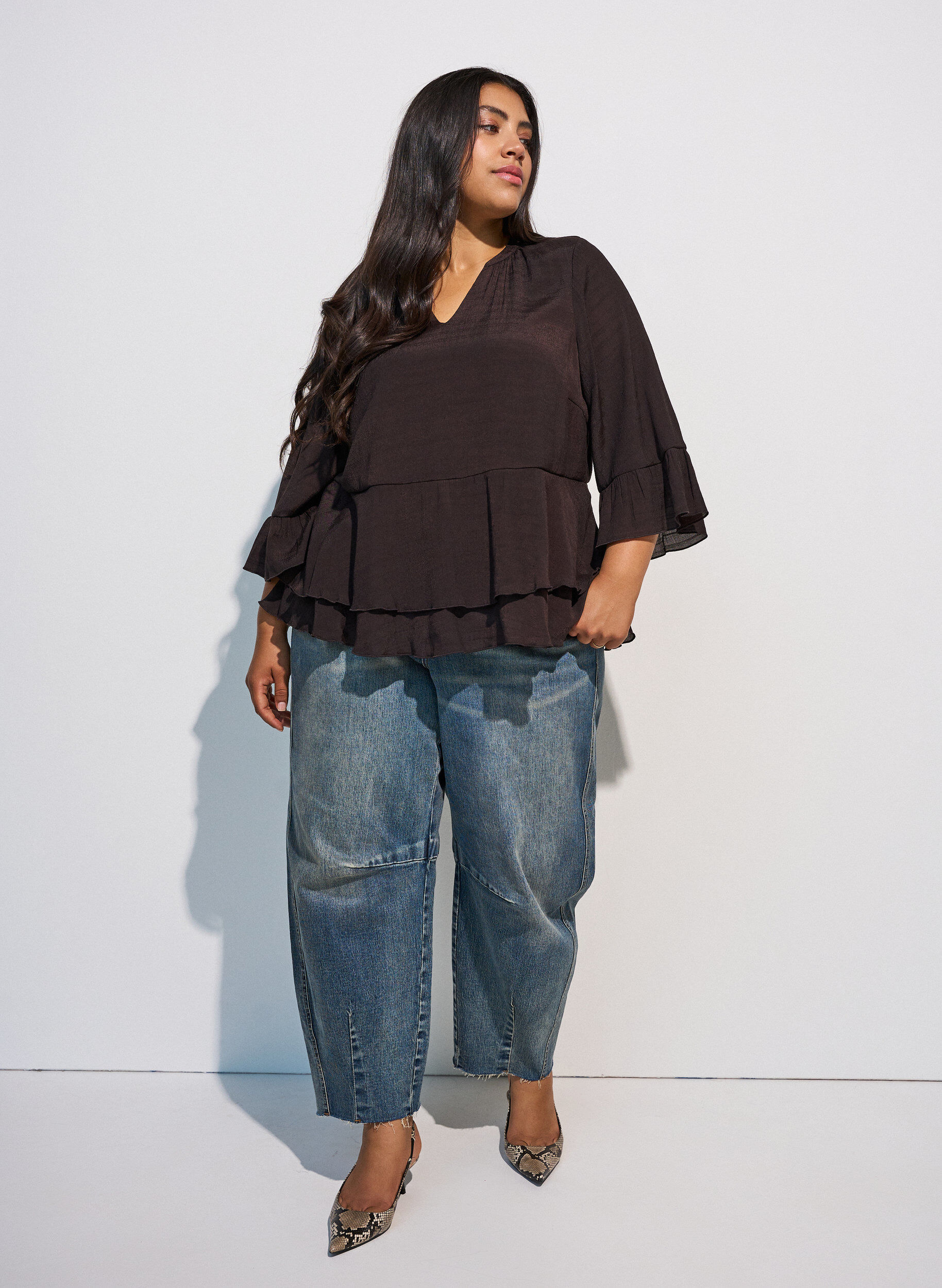 ZizzifashionBlouse with 3/4-sleeves and ruffle details, Brown, Model image number 1