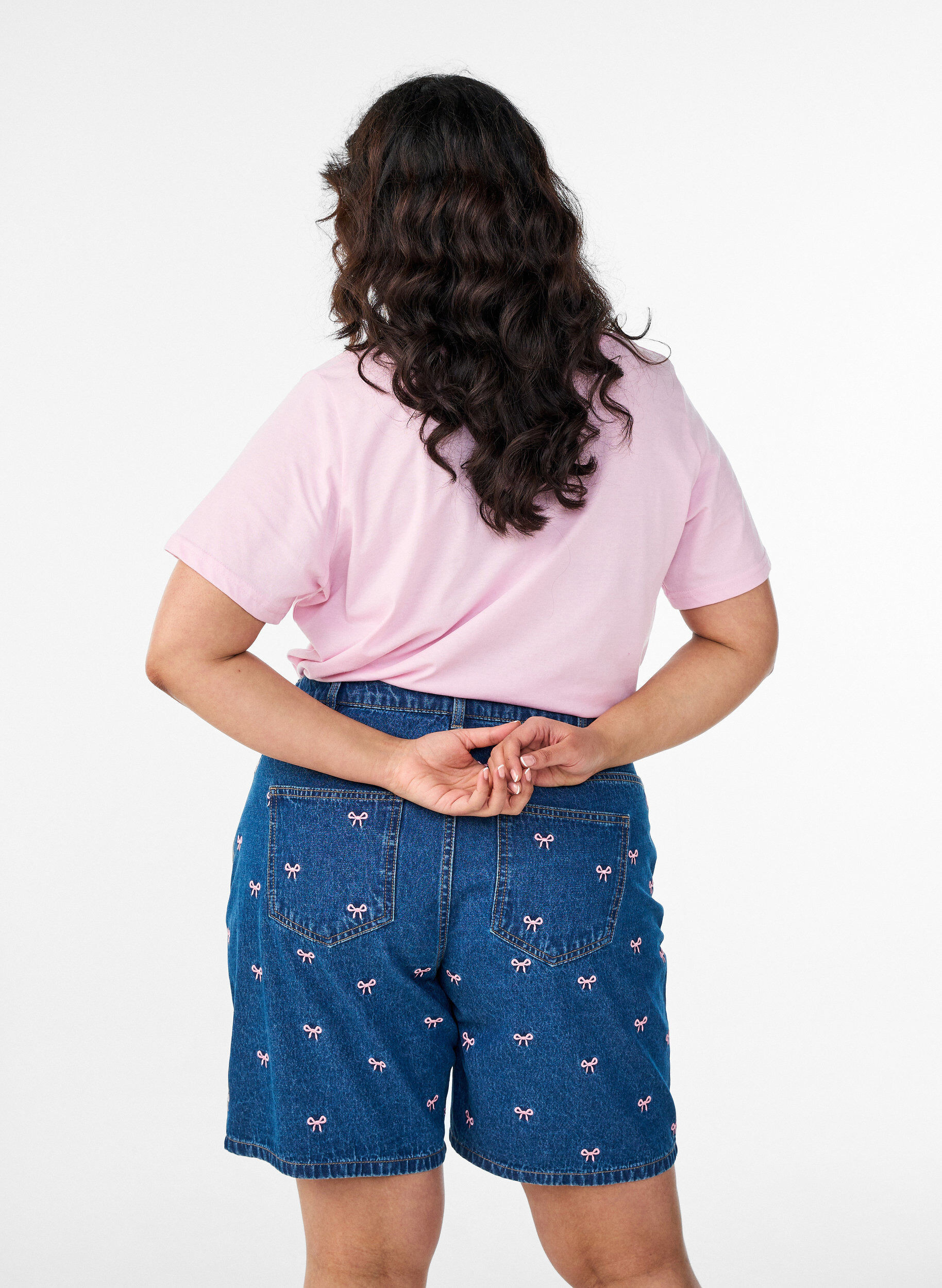 Zizzifashion Embroidered denim shorts, Blue, Model image number 2