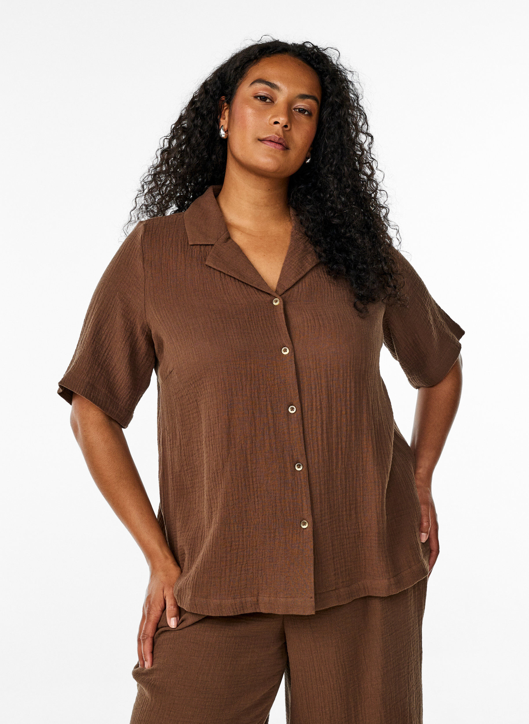 Zizzifashion Short-sleeved shirt in cotton muslin, Brown, Model image number 0