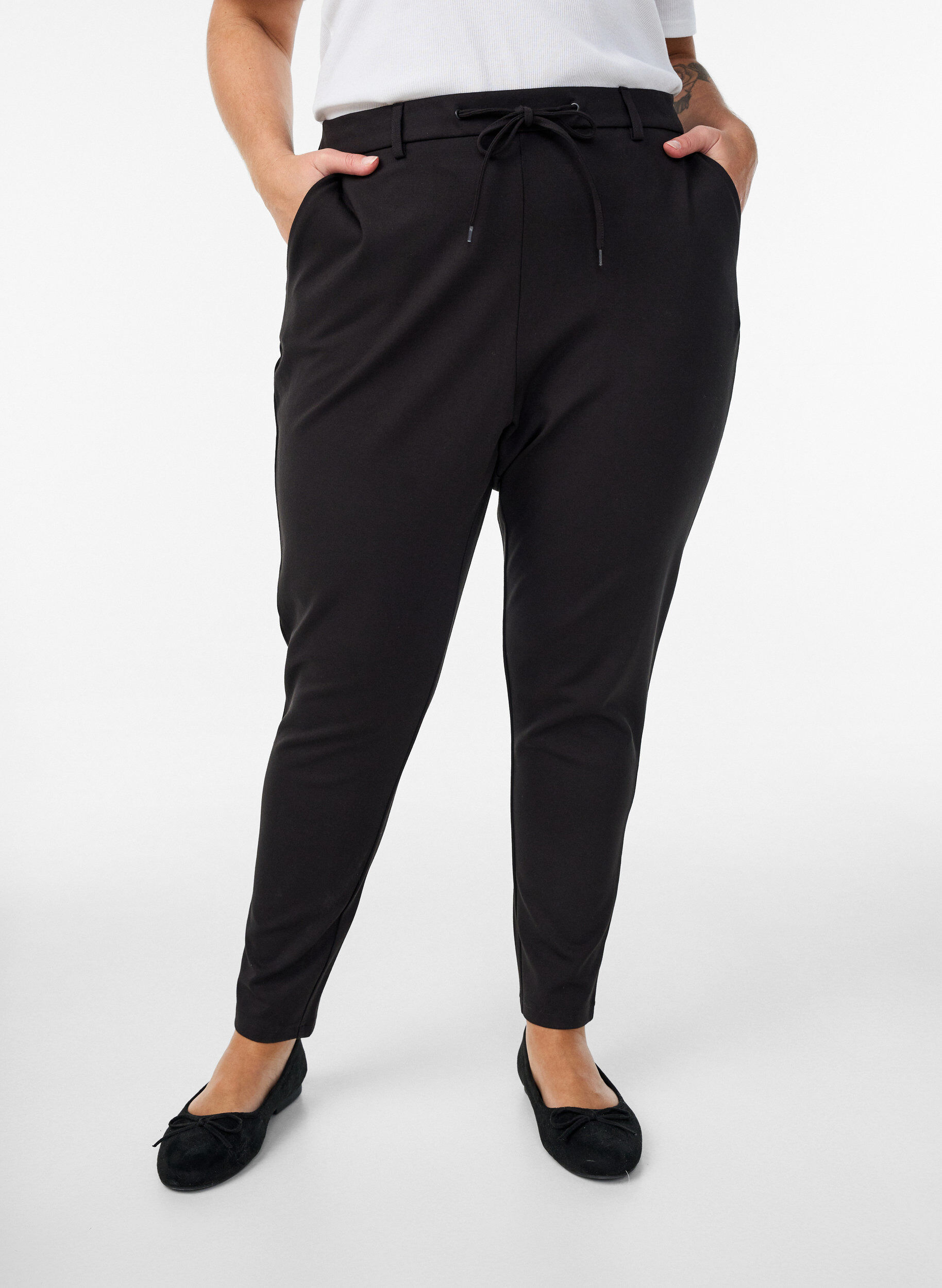 Zizzifashion Cropped Maddison trousers, Black, Model image number 2