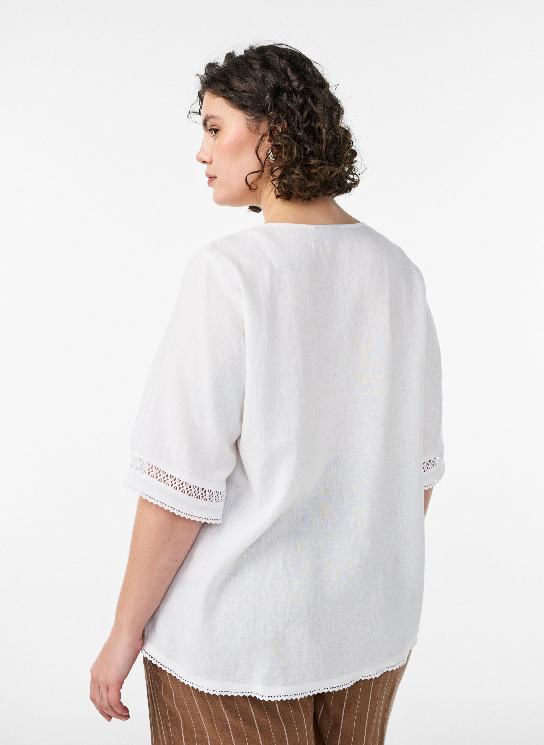 Zizzifashion Blouse in linen and viscose with crochet details, White, Model image number 2